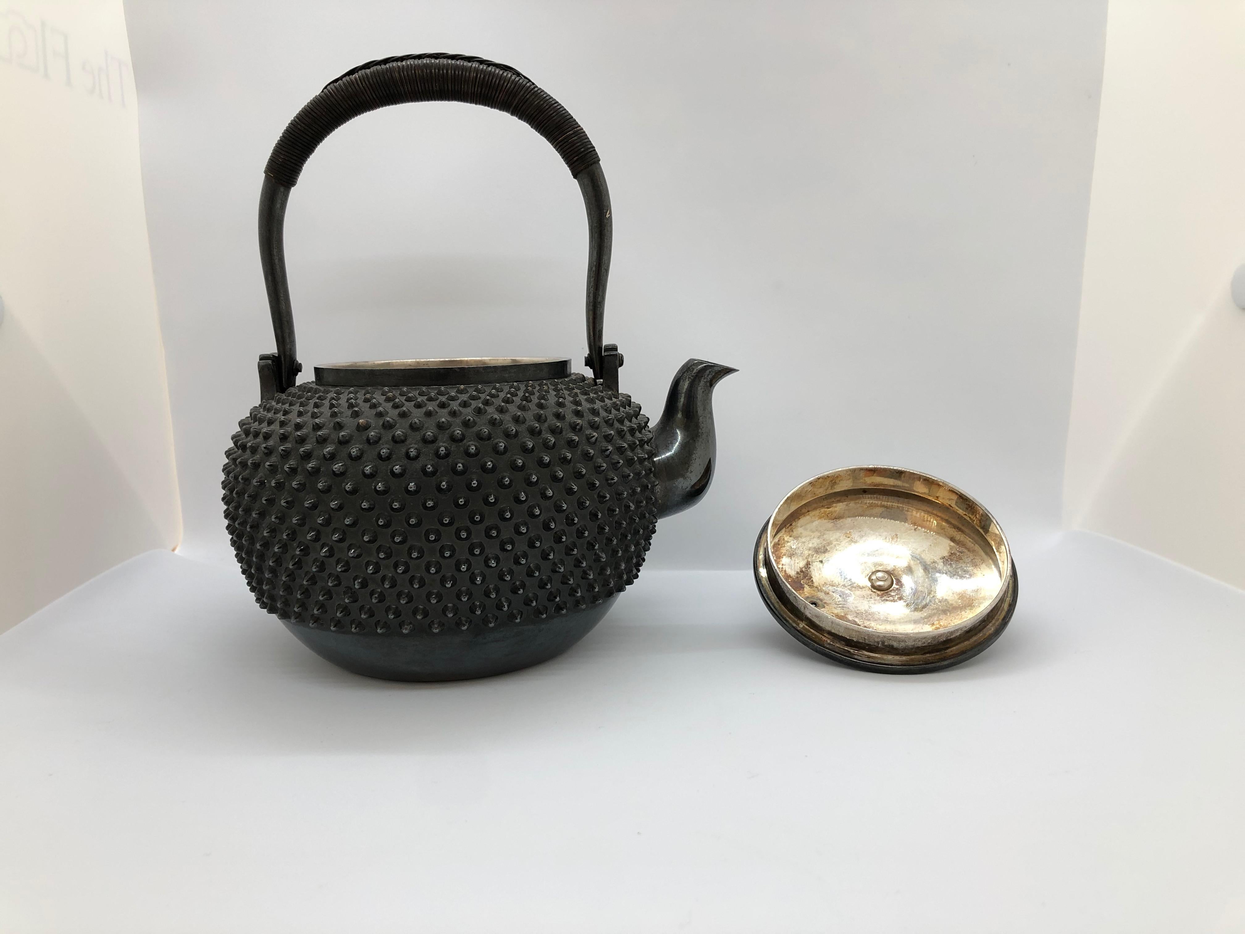 Japanese Teapot, 19th Century 4