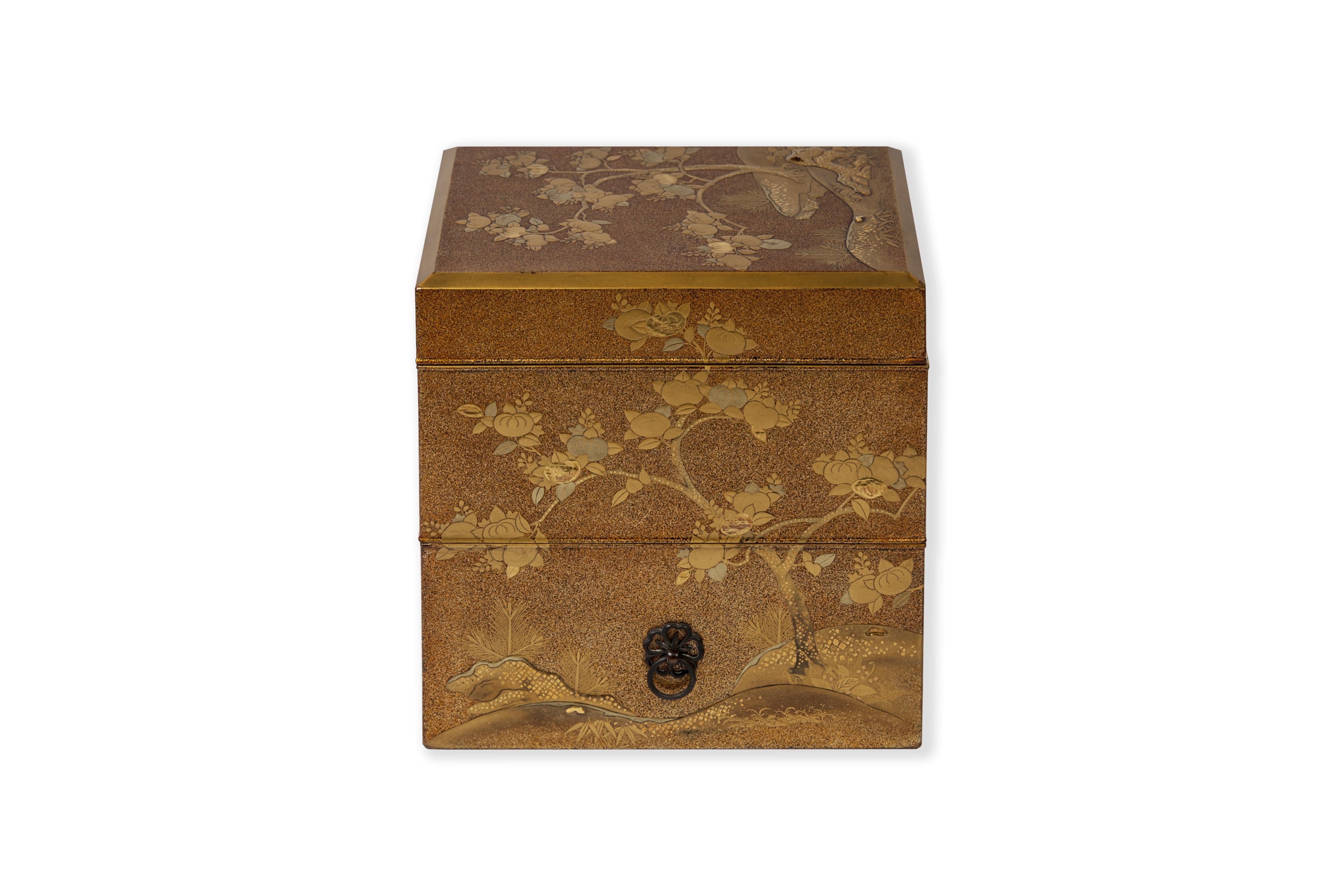 Lacquered Japanese Tebako in Nashiji lacquer adorned with golden Persimon flowers For Sale