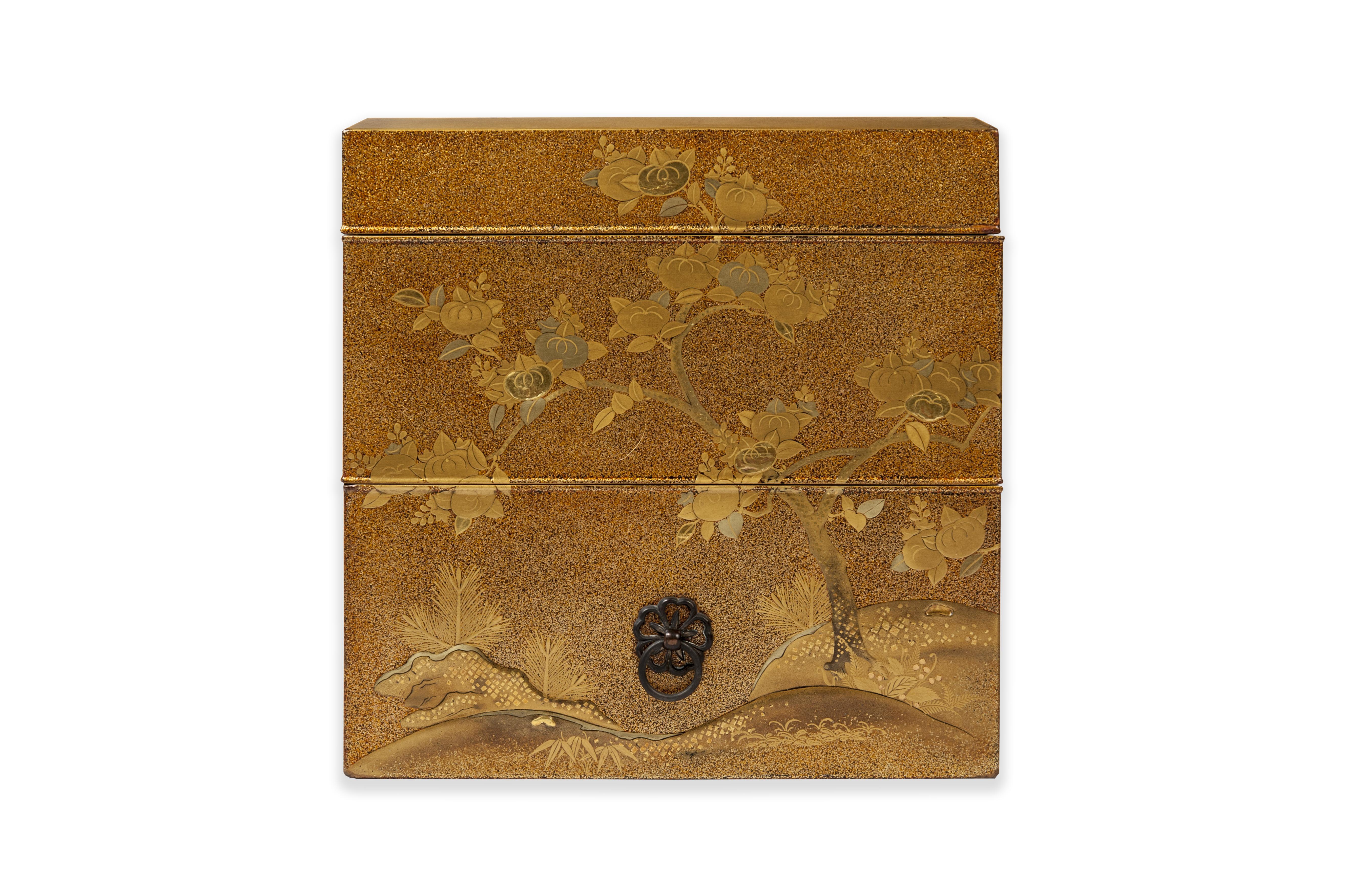Japanese Tebako in Nashiji lacquer adorned with golden Persimon flowers In Good Condition For Sale In PARIS, FR