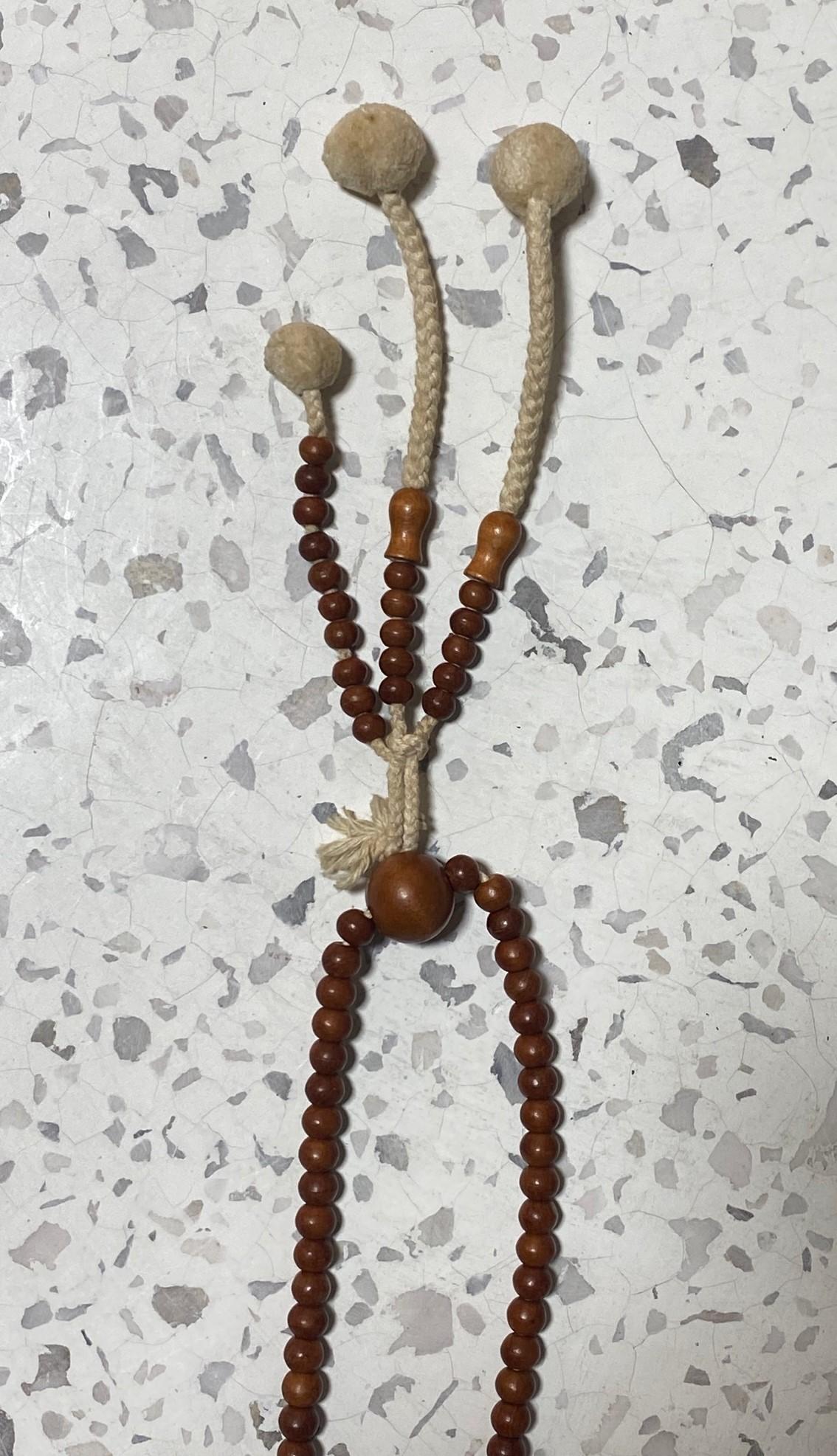 Japanische japanische Tempelschrein Buddhistische Monk Juzu Gebets-Holzperlen Mala Rosary Halskette (Handgeschnitzt) im Angebot