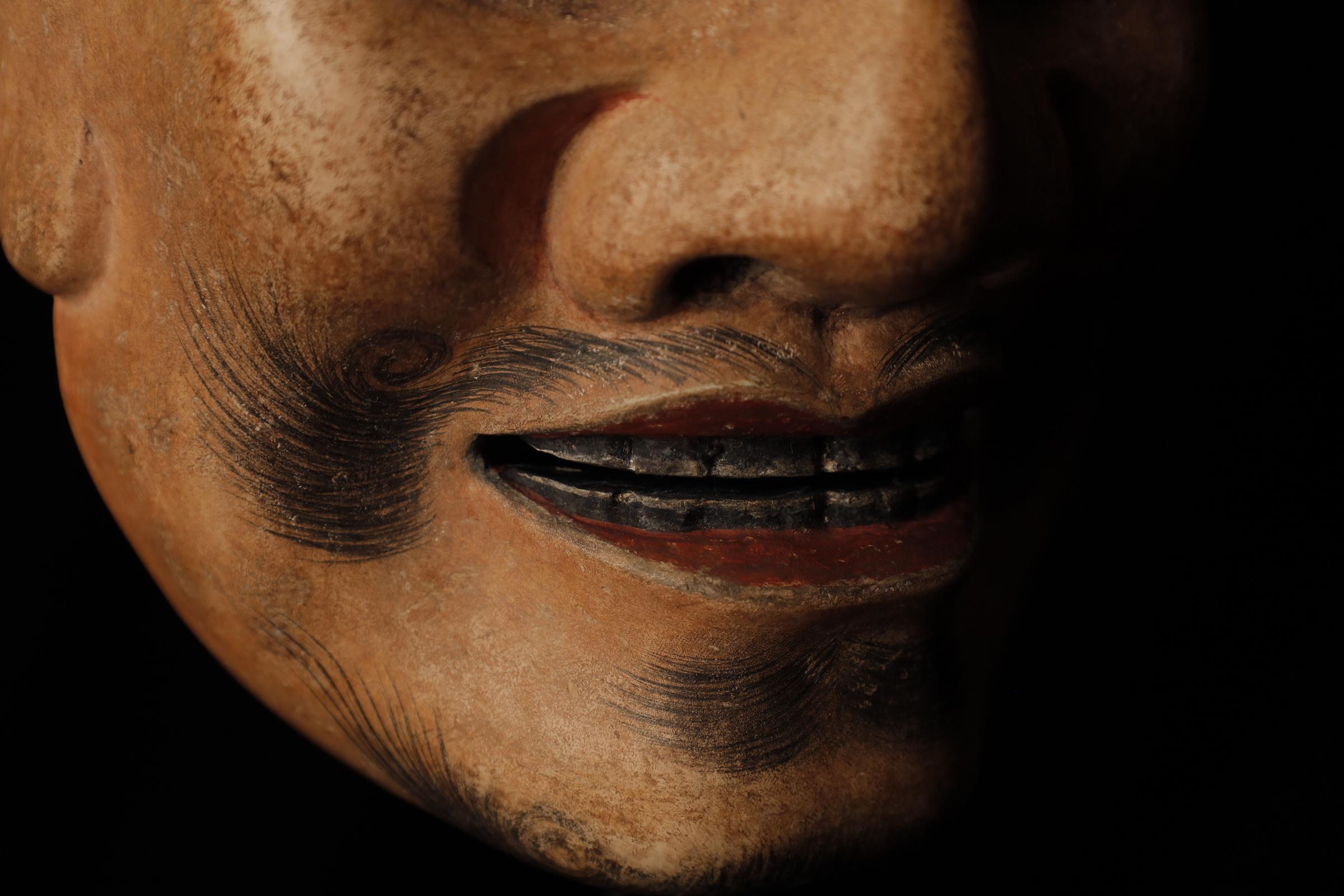 Masque japonais Tenjin (天神) Noh. Attribué à Takada Fuki (高田 冨季) en vente 5