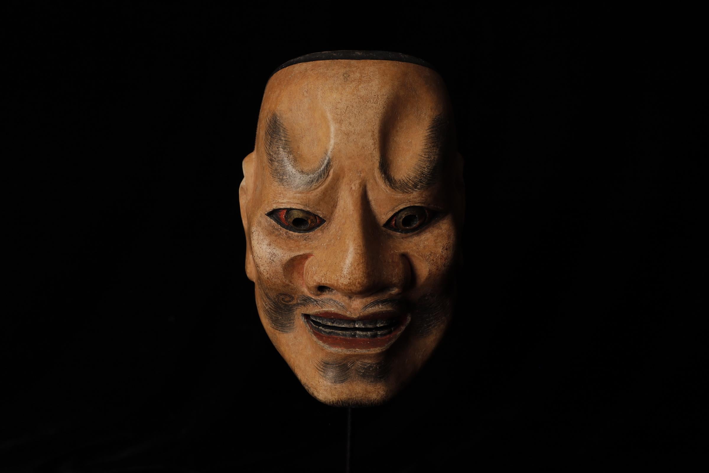Tenjin (天神) Masque nô attribué à Takada Fuki (高田 冨季, 1935-2008)

Masque : Tenjin
SKU : TBA17
Taille : L : 15 cm, H : 21 cm

Tenjin est une divinité importante à la fois dans le Shinto et dans le théâtre Noh, représenté comme un esprit puissant et
