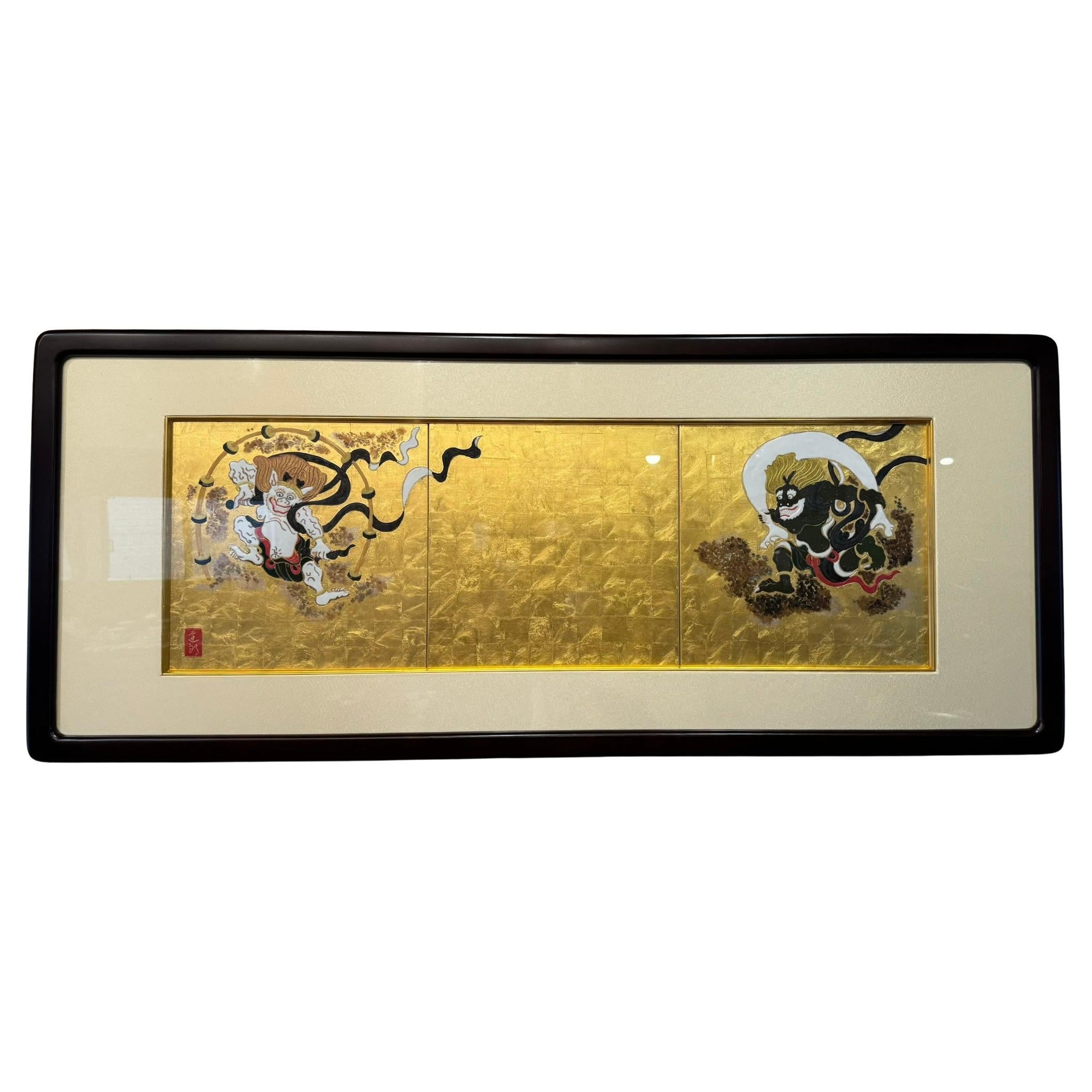 Obra de arte japonesa de tres paneles enmarcada en porcelana blanca y negra dorada del maestro artista