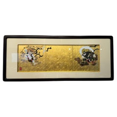 Obra de arte japonesa de tres paneles enmarcada en porcelana blanca y negra dorada del maestro artista