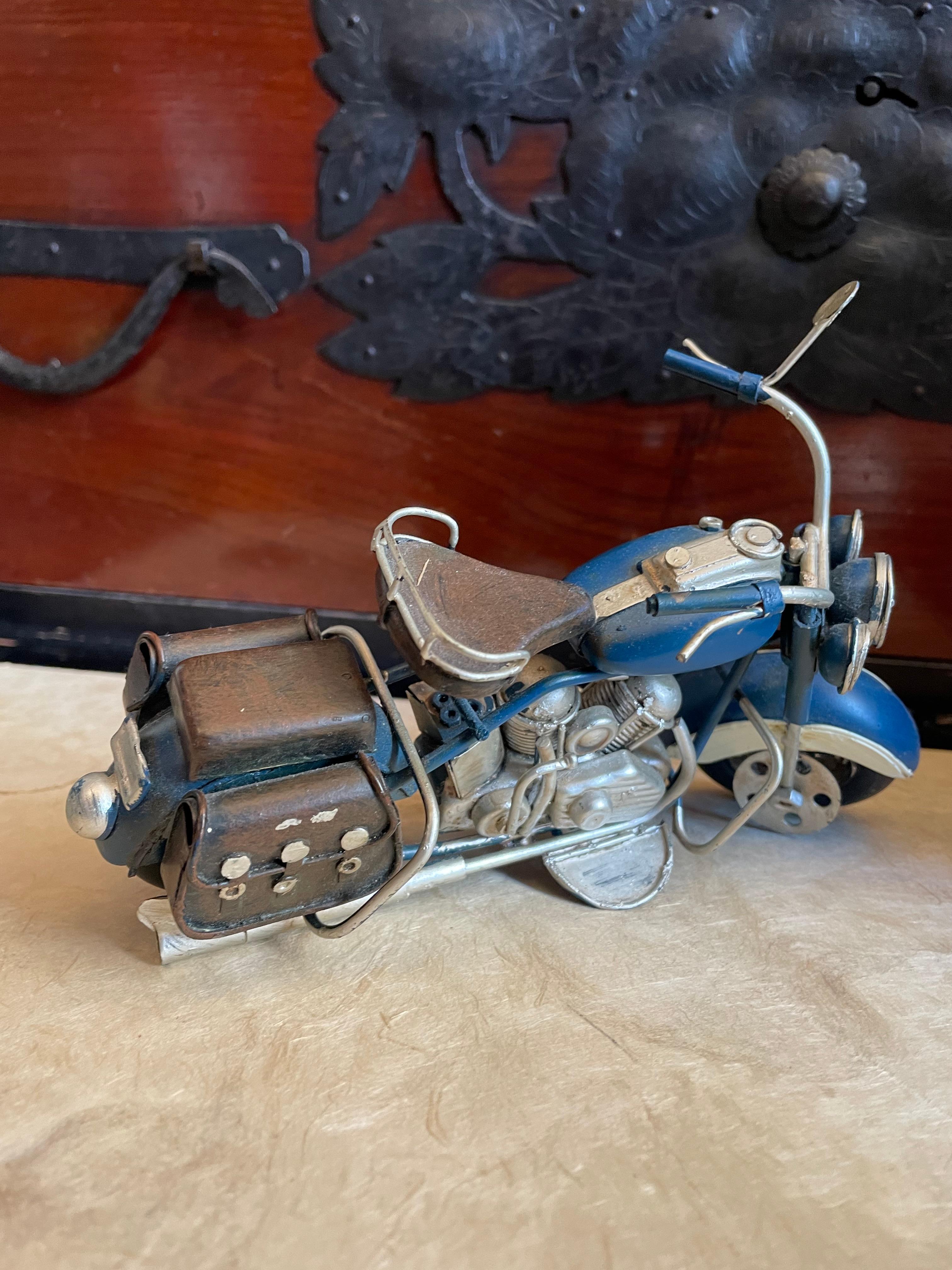 Japanese Tin Plate Toy Blue MotorCycle 1960s In Good Condition For Sale In Paris, FR