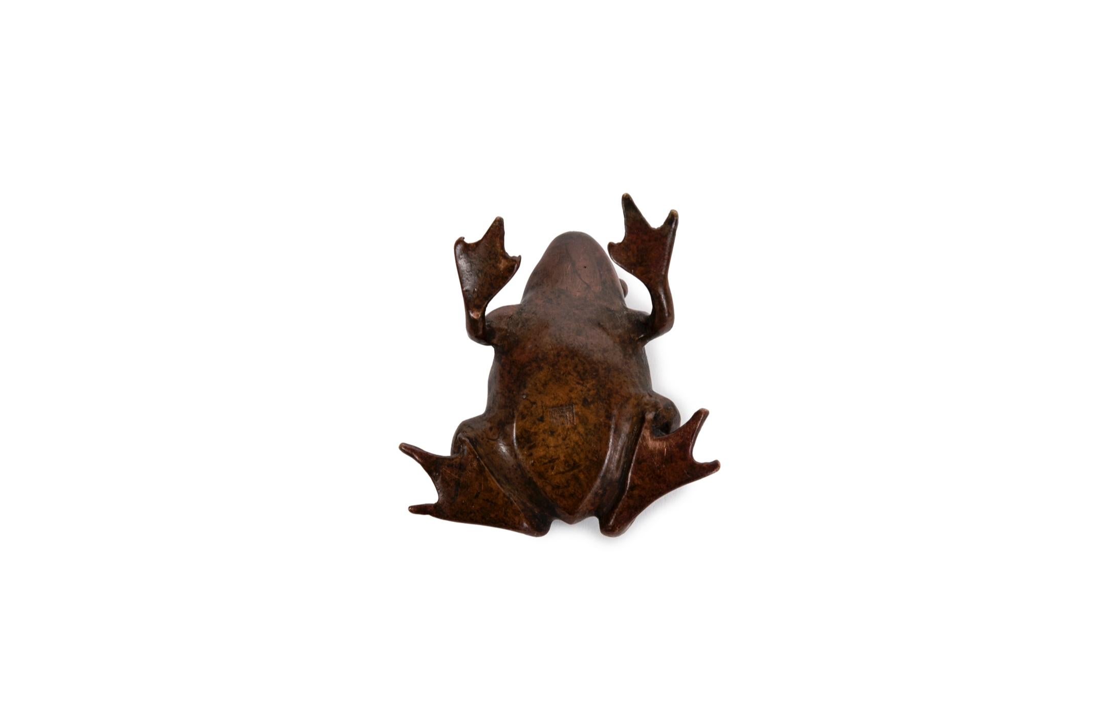 Bronze Japanese Tiny bronze frog For Sale