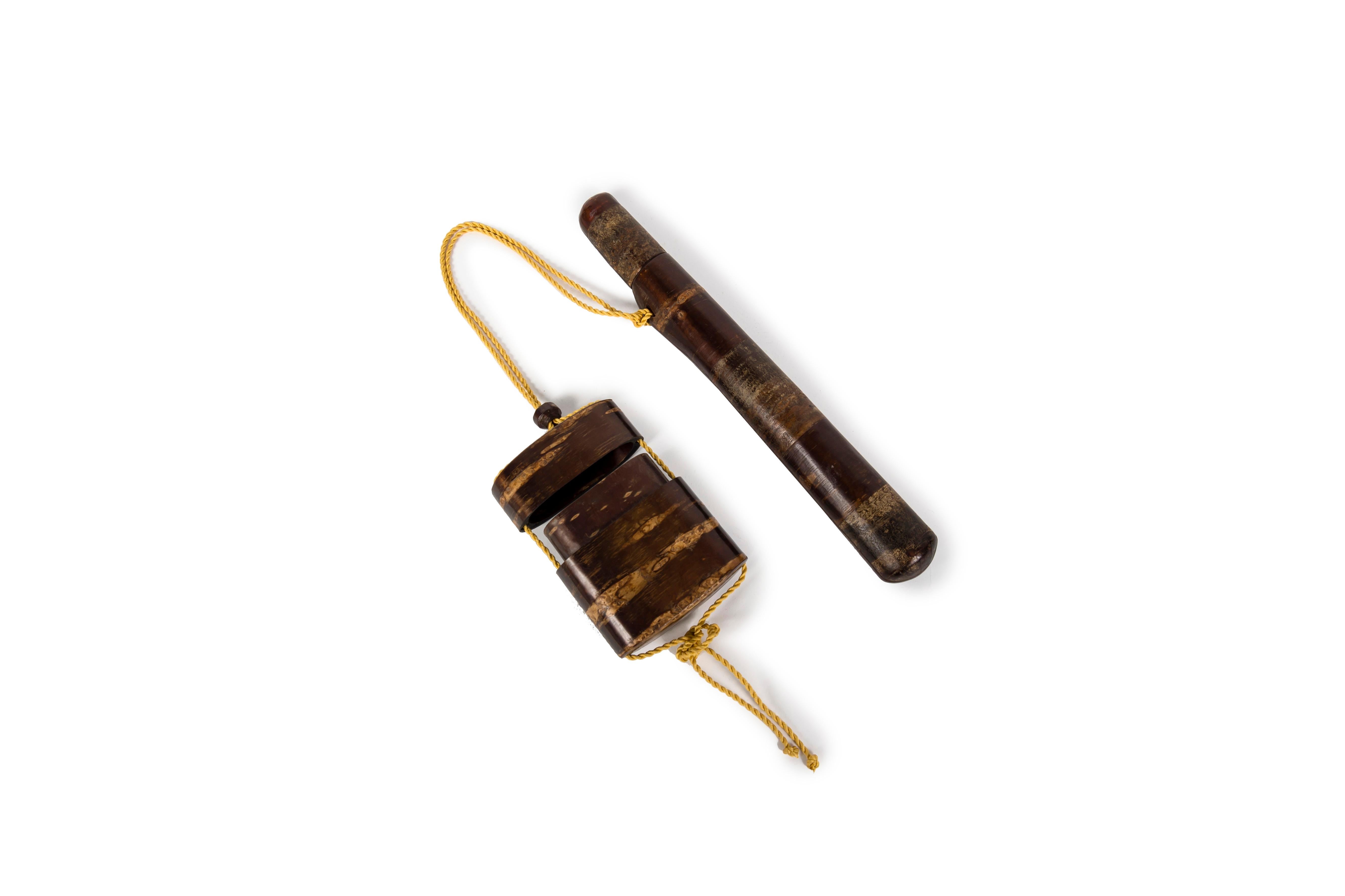 20ième siècle Tabac japonais en marqueterie d'écorce de cerisier (Kabazaiku) en vente