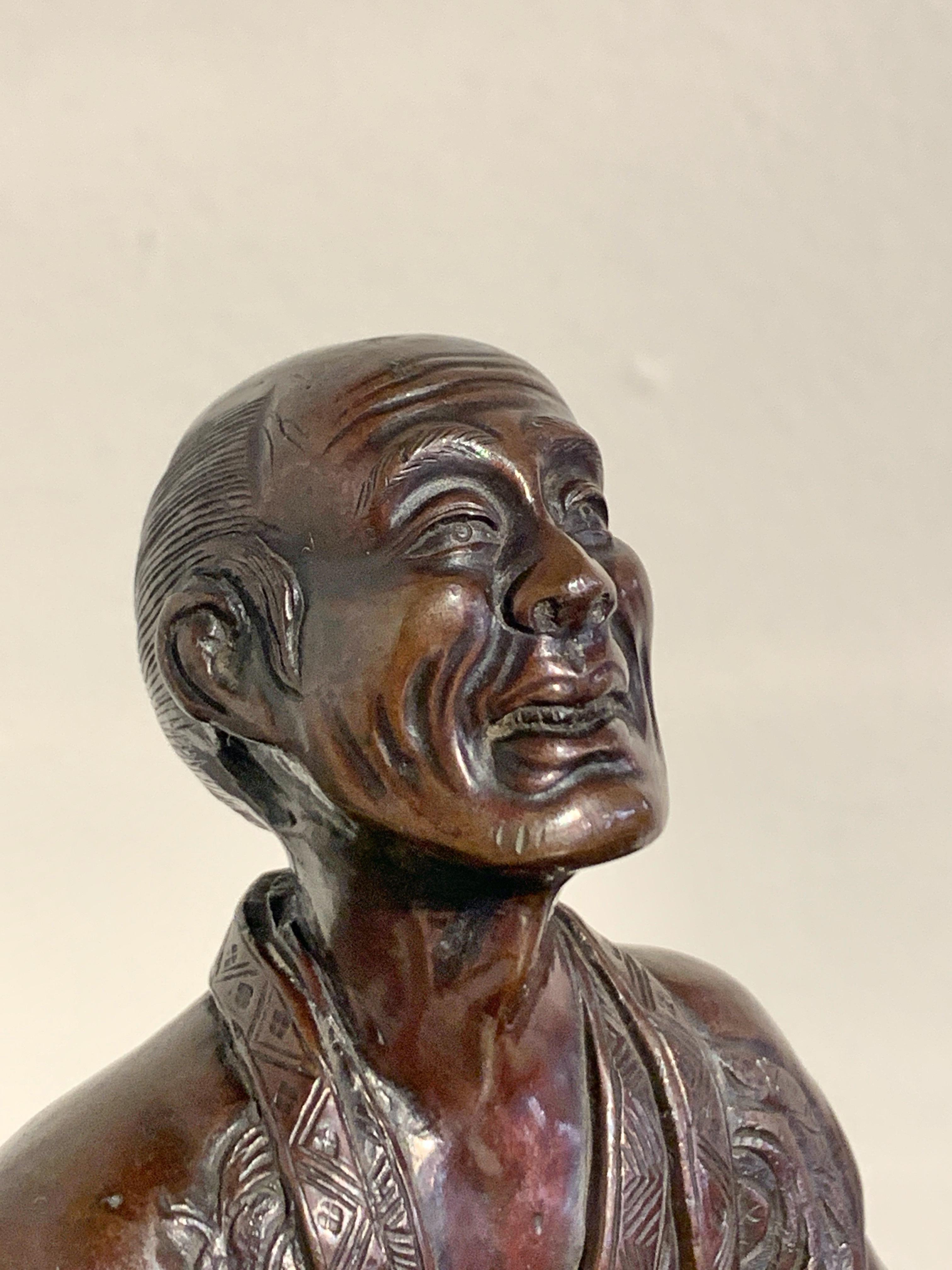 Japanisches Bronze-Okimono eines Bauern aus der japanischen Tokyo-Schule, Meiji-Periode im Angebot 3