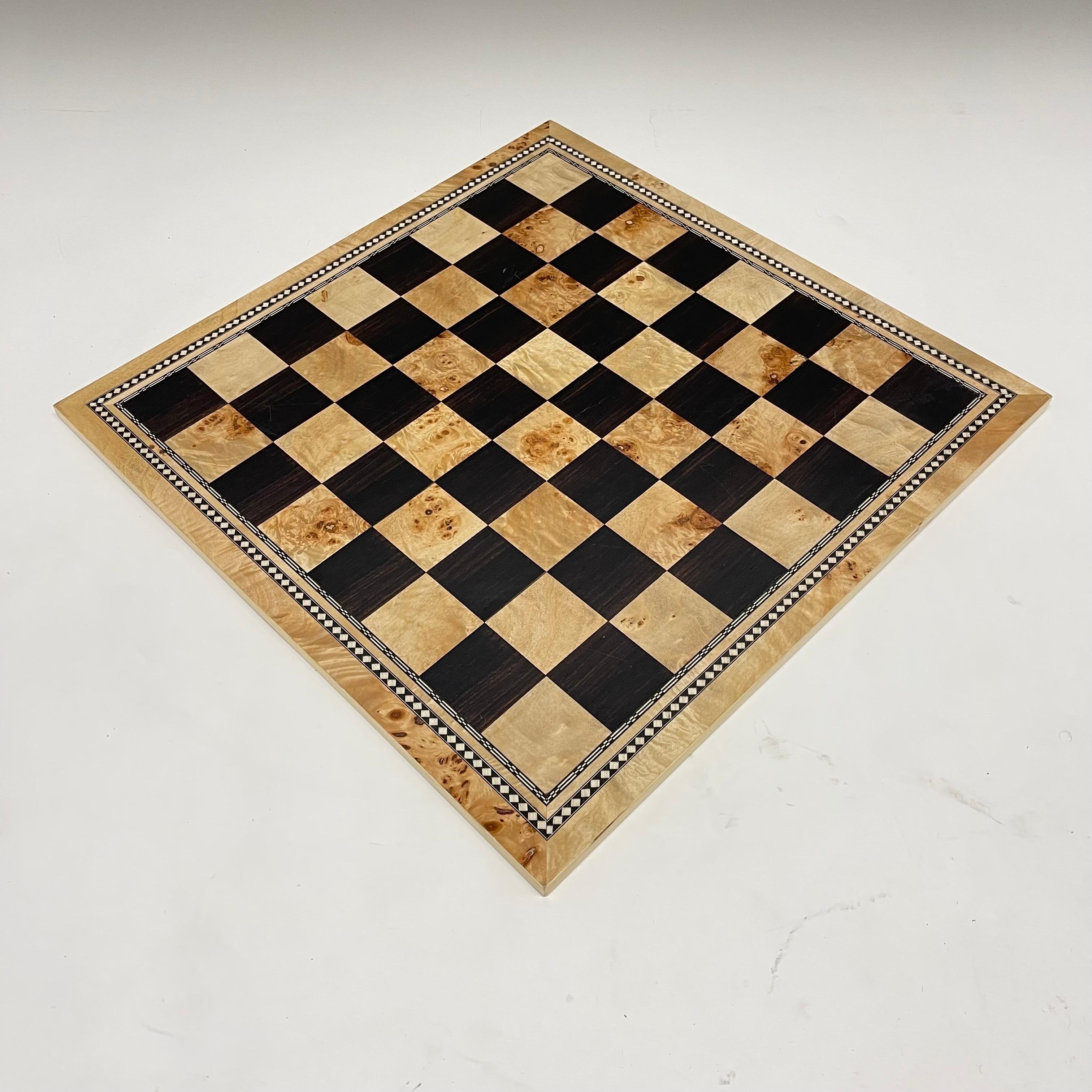 Planche de jeu d'échecs japonaise TomoKazu en marqueterie, Japon, vers 1980 Bon état - En vente à Miami, FL