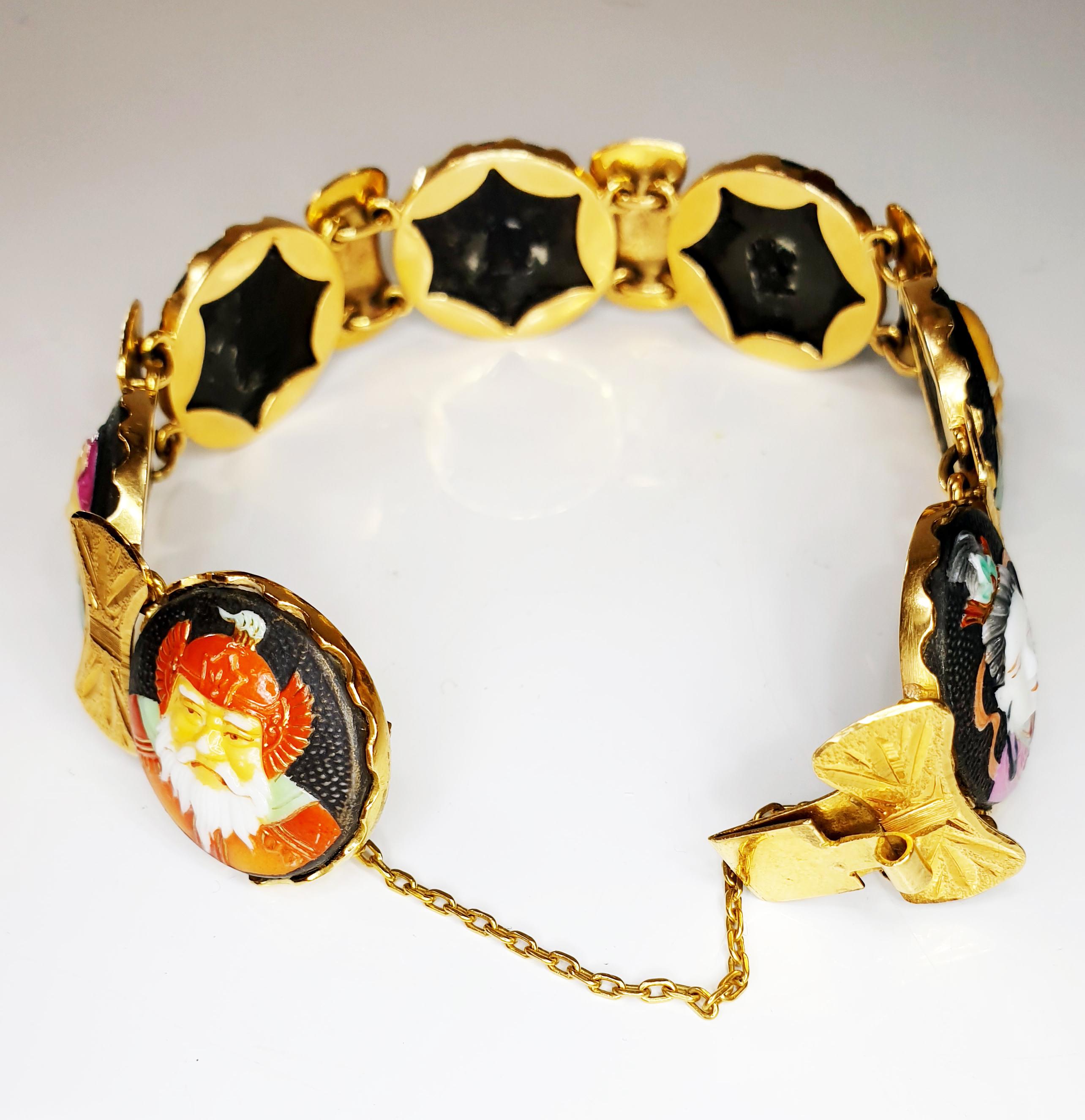 Women's or Men's Japanese Toshikane Ari 7 Lucky Gods 18 Karat Gold Porcelain Bracelet circa 1940s For Sale
