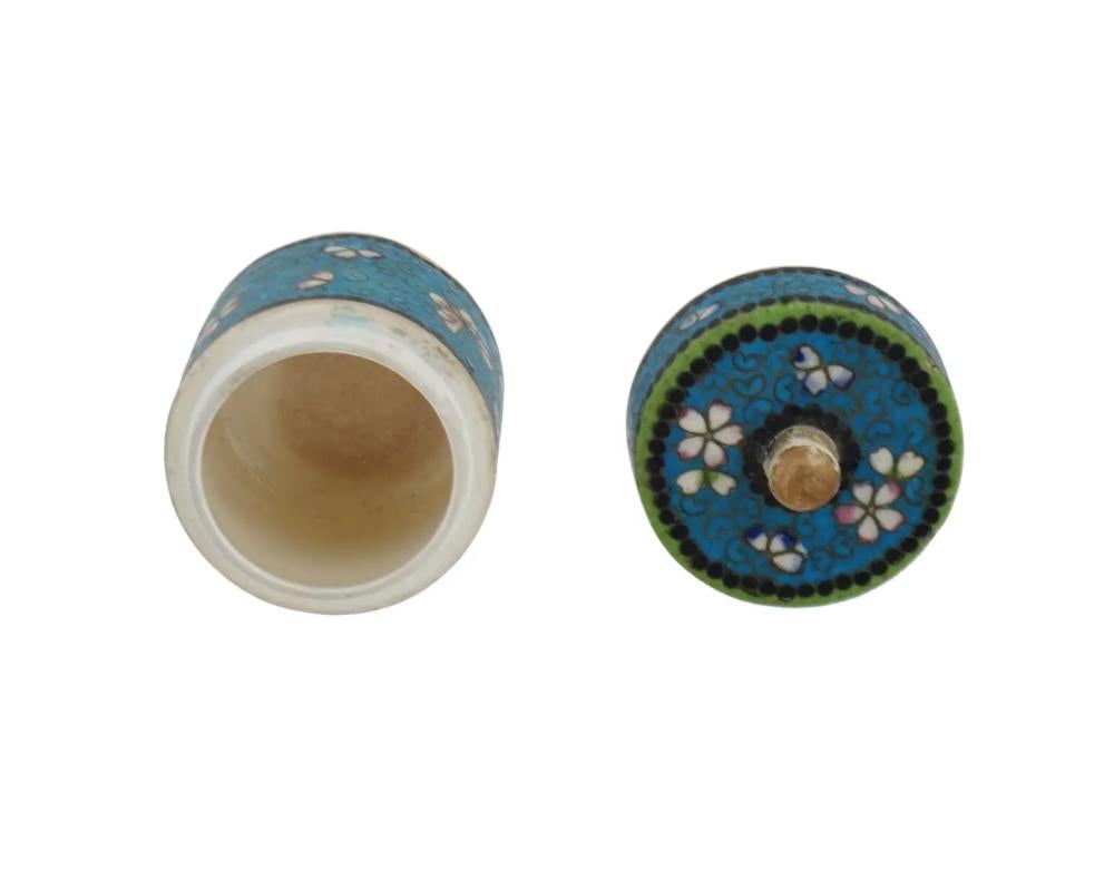 Caja japonesa Totai de esmalte cloisonné sobre porcelana Japonés en venta
