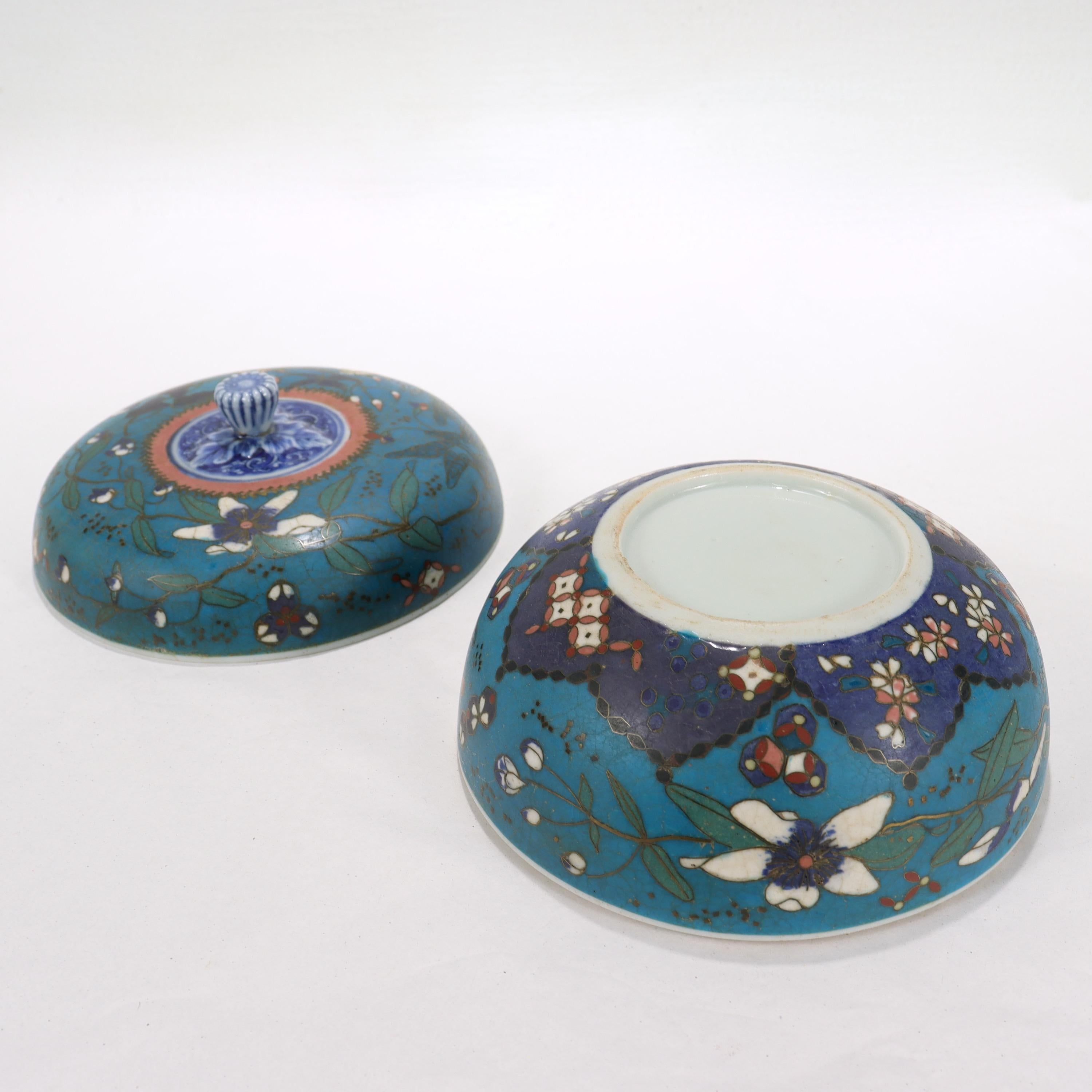 Boîte couverte de porcelaine japonaise Totai Shippo en vente 5