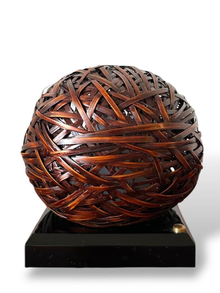 Japanese Touch-Activated Bamboo Sphere Lamp on Lacquered Base (Late 20th Century For Sale 8
