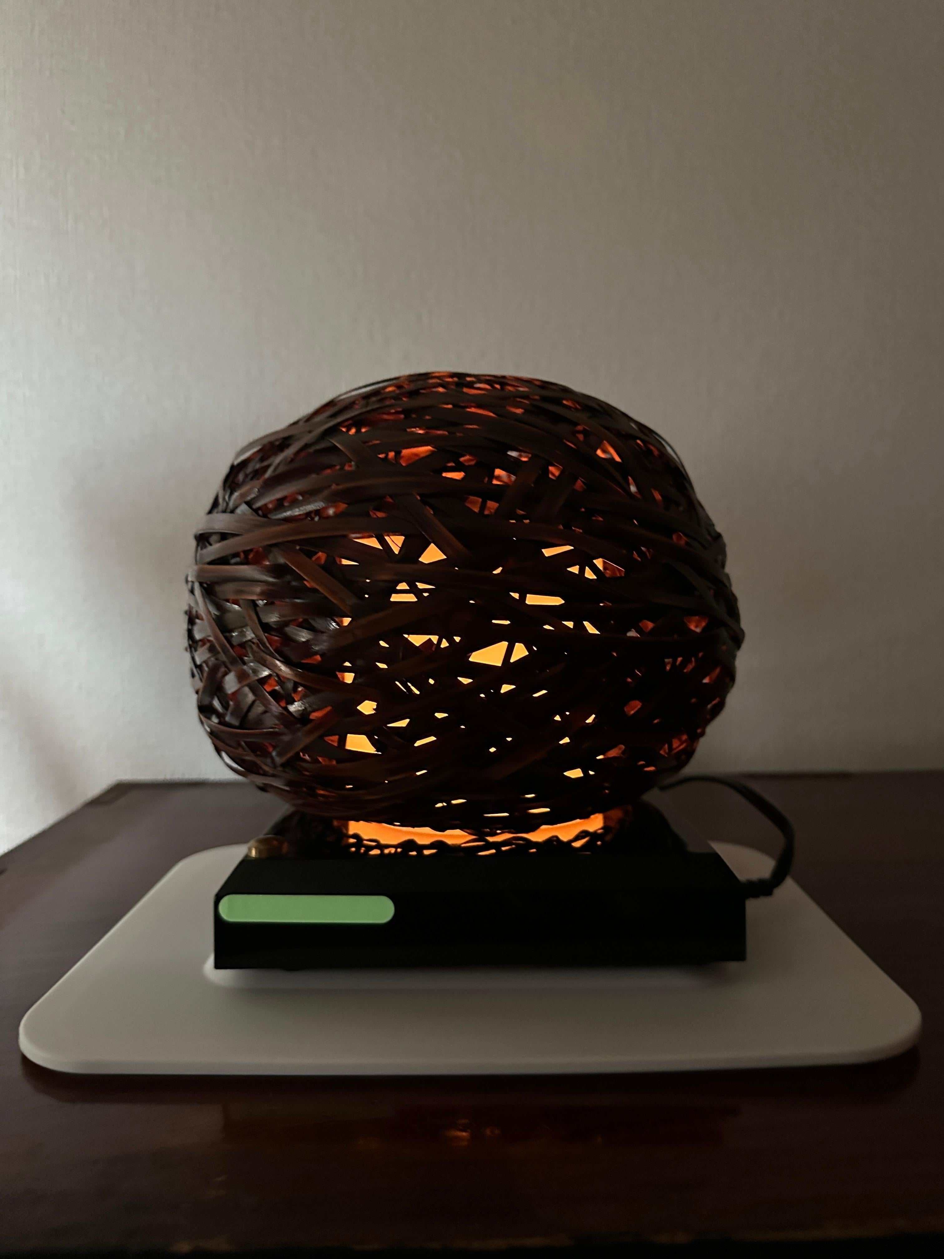 Japanese Touch-Activated Bamboo Sphere Lamp on Lacquered Base (Late 20th Century For Sale 13