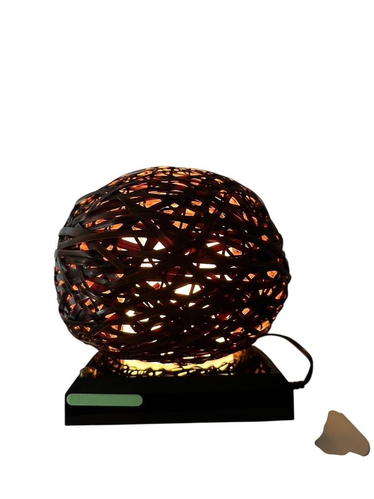 Japanese Touch-Activated Bamboo Sphere Lamp on Lacquered Base (Late 20th Century For Sale 1