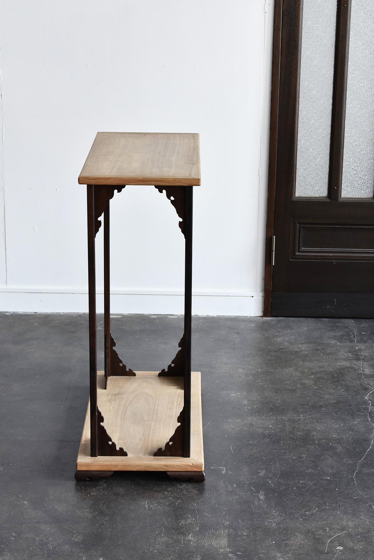 wooden exhibition stands