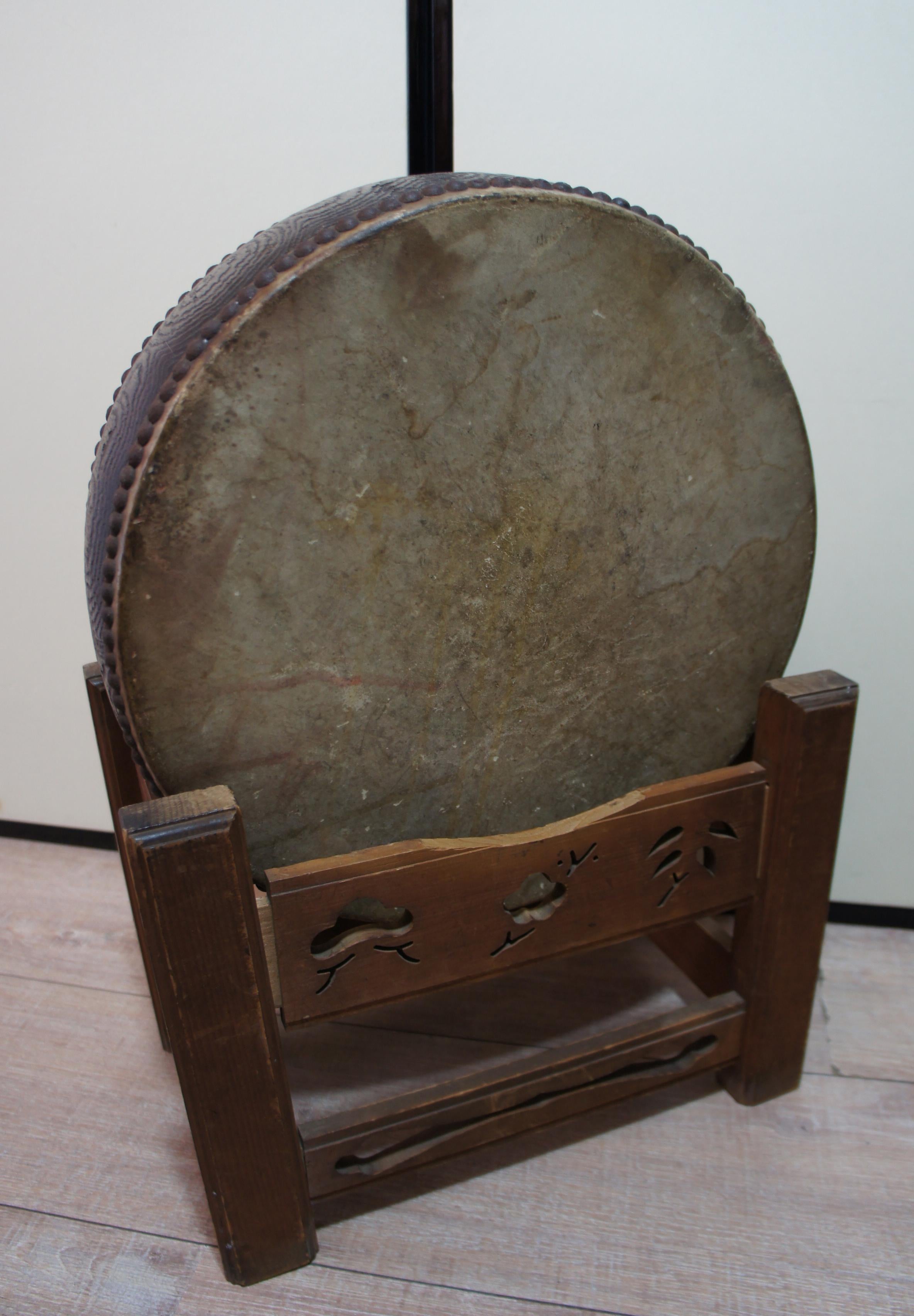 Showa 20th Century Japanese Traditional Keyaki Wood Flat Drum, Hira Taiko, 1930s For Sale