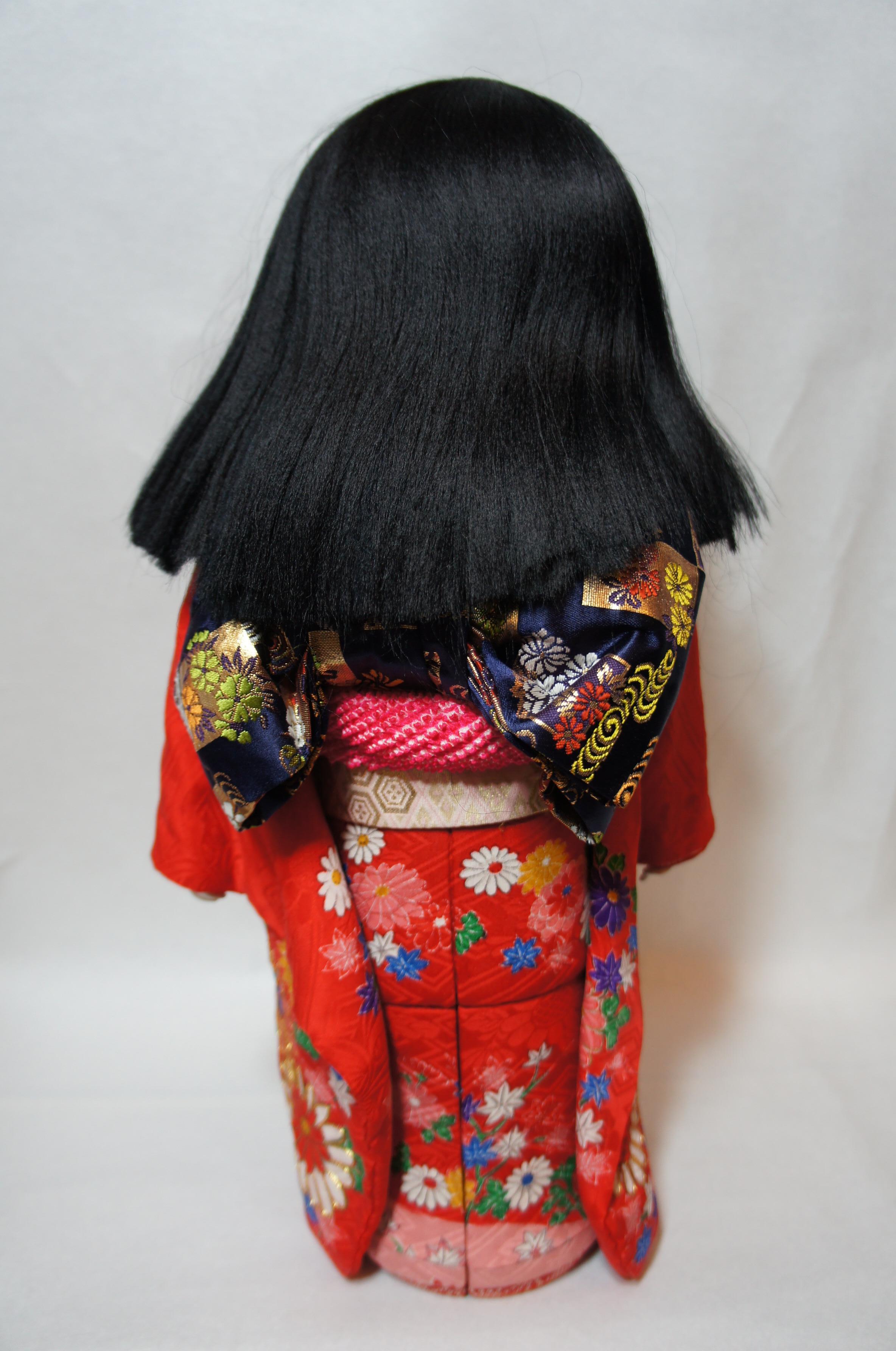 Japanese Traditional Kimekomi Ichimatsu Girl Doll, 1960s In Good Condition For Sale In Paris, FR