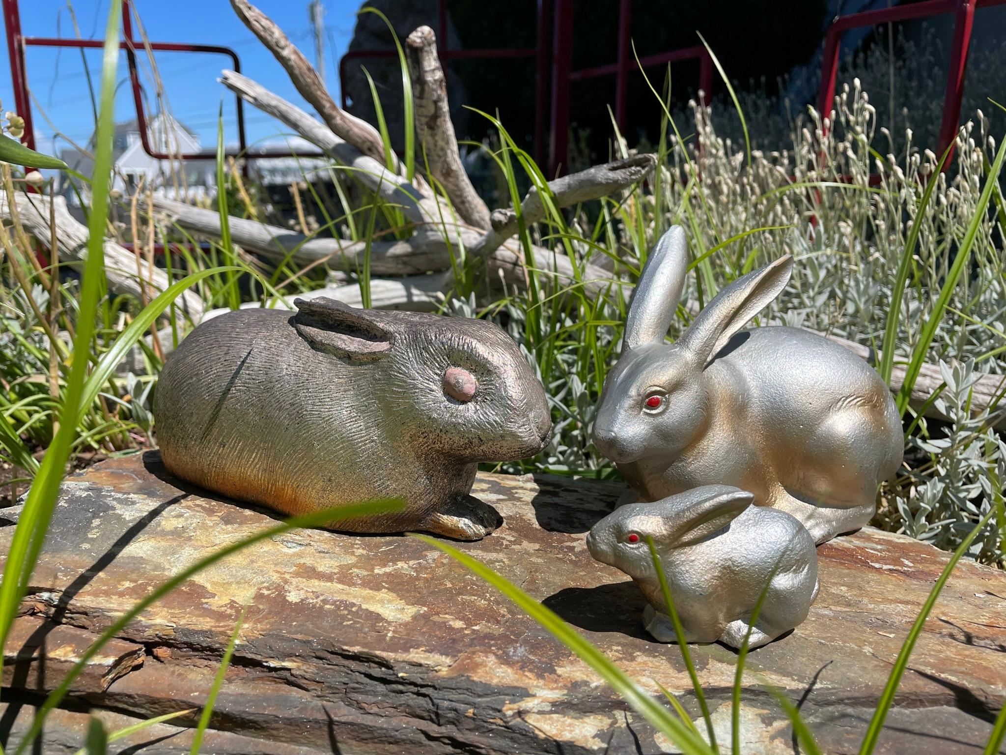 Japanische Drei-Garten-Kaninchen-familie, Usagi im Zustand „Gut“ im Angebot in South Burlington, VT