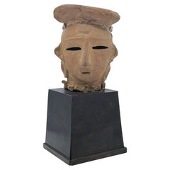 Haniwa de terracota sin vidriar del periodo tumular japonés con cabeza de mujer, s. III/IV