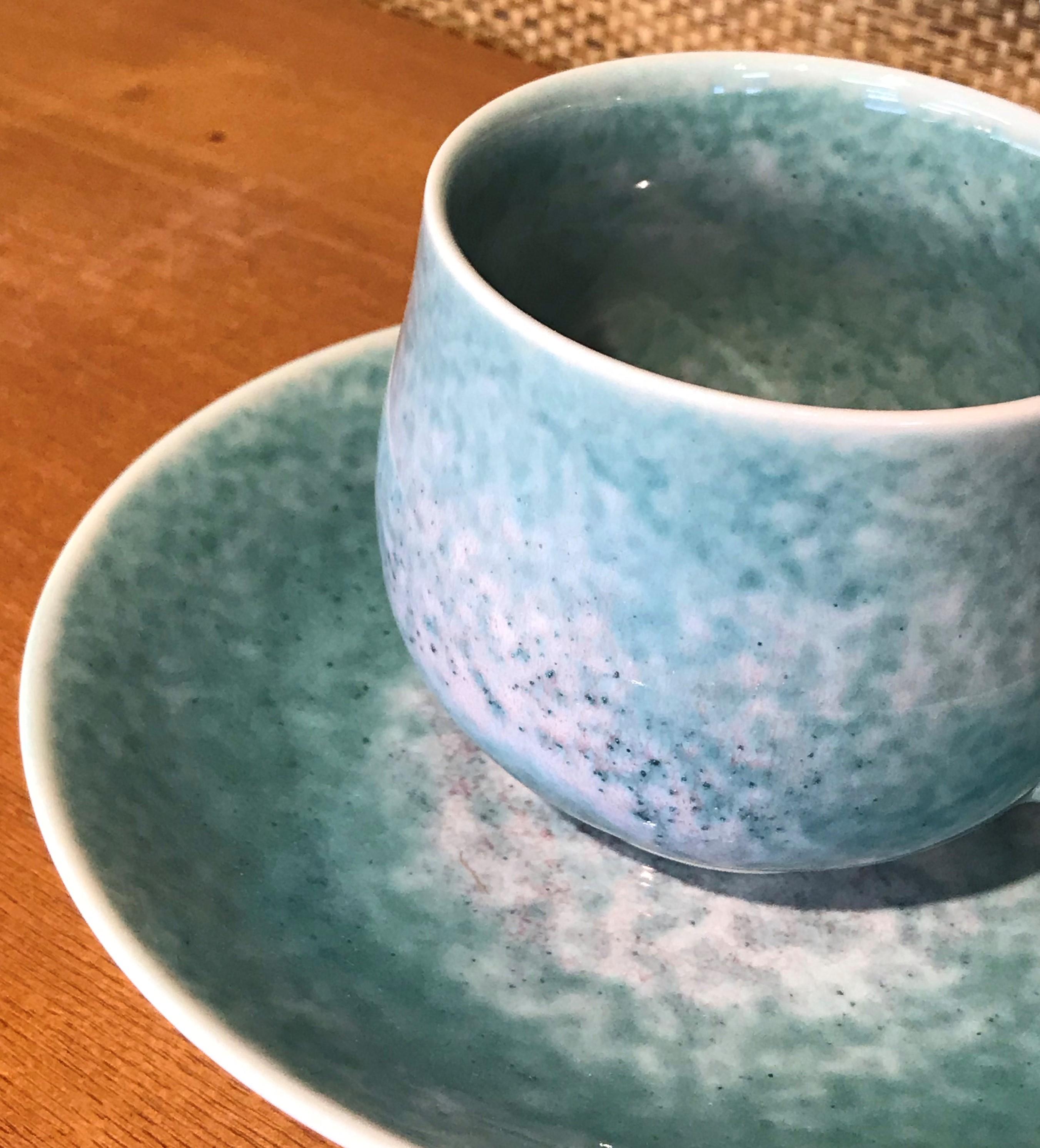 Japanese Turquoise Hand-Glazed Porcelain Cup and Saucer by Master Artist In New Condition In Takarazuka, JP