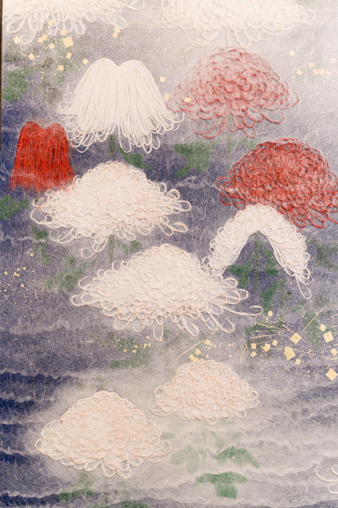 Japanische Chrysanthemen-Raumteiler mit zwei Tafeln und Mist Obara-Kunstschirm im Zustand „Gut“ im Angebot in Hudson, NY