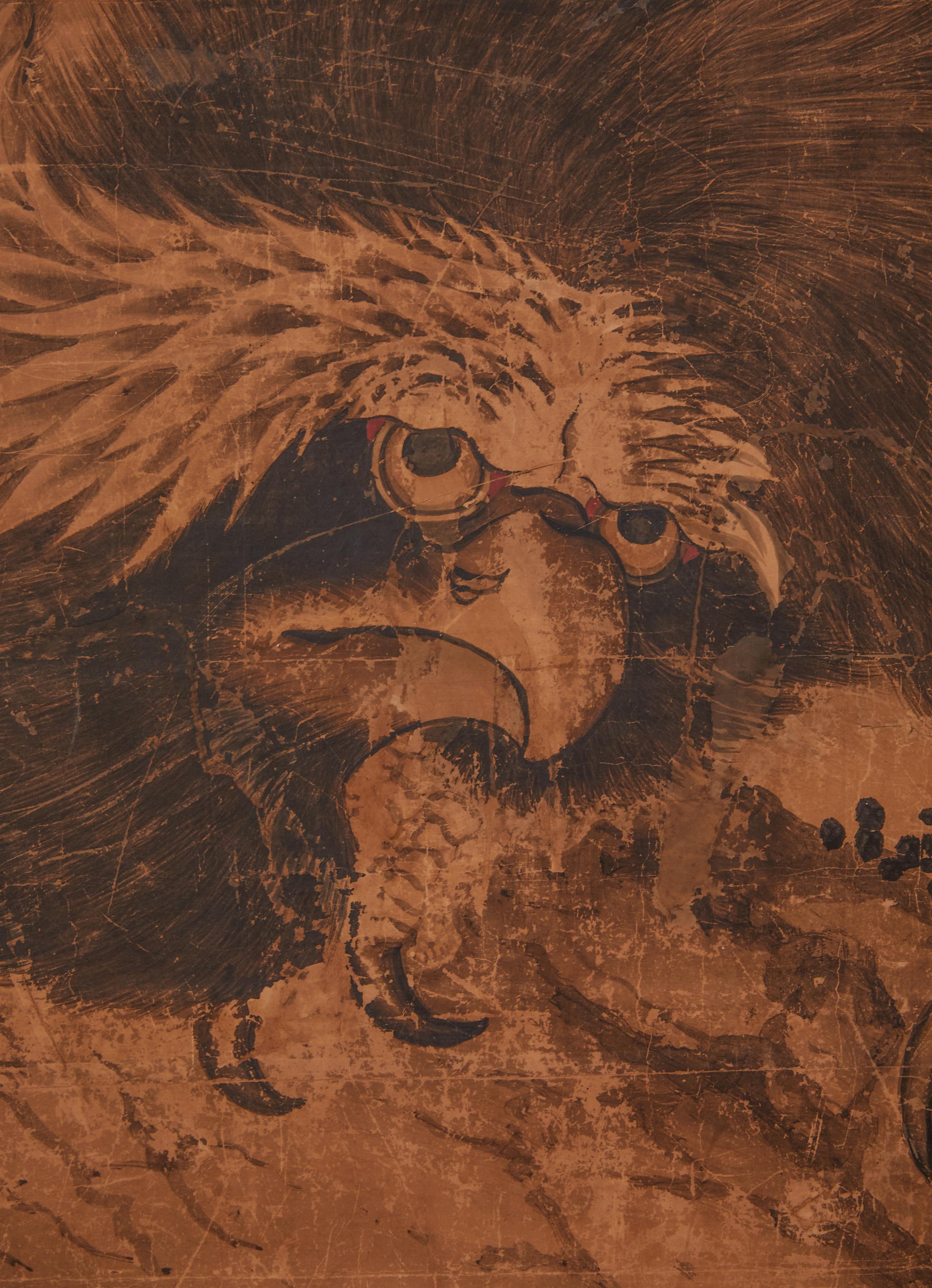 Japonais Paravent japonais à deux panneaux : Hawk perché dans un arbre de pin en vente
