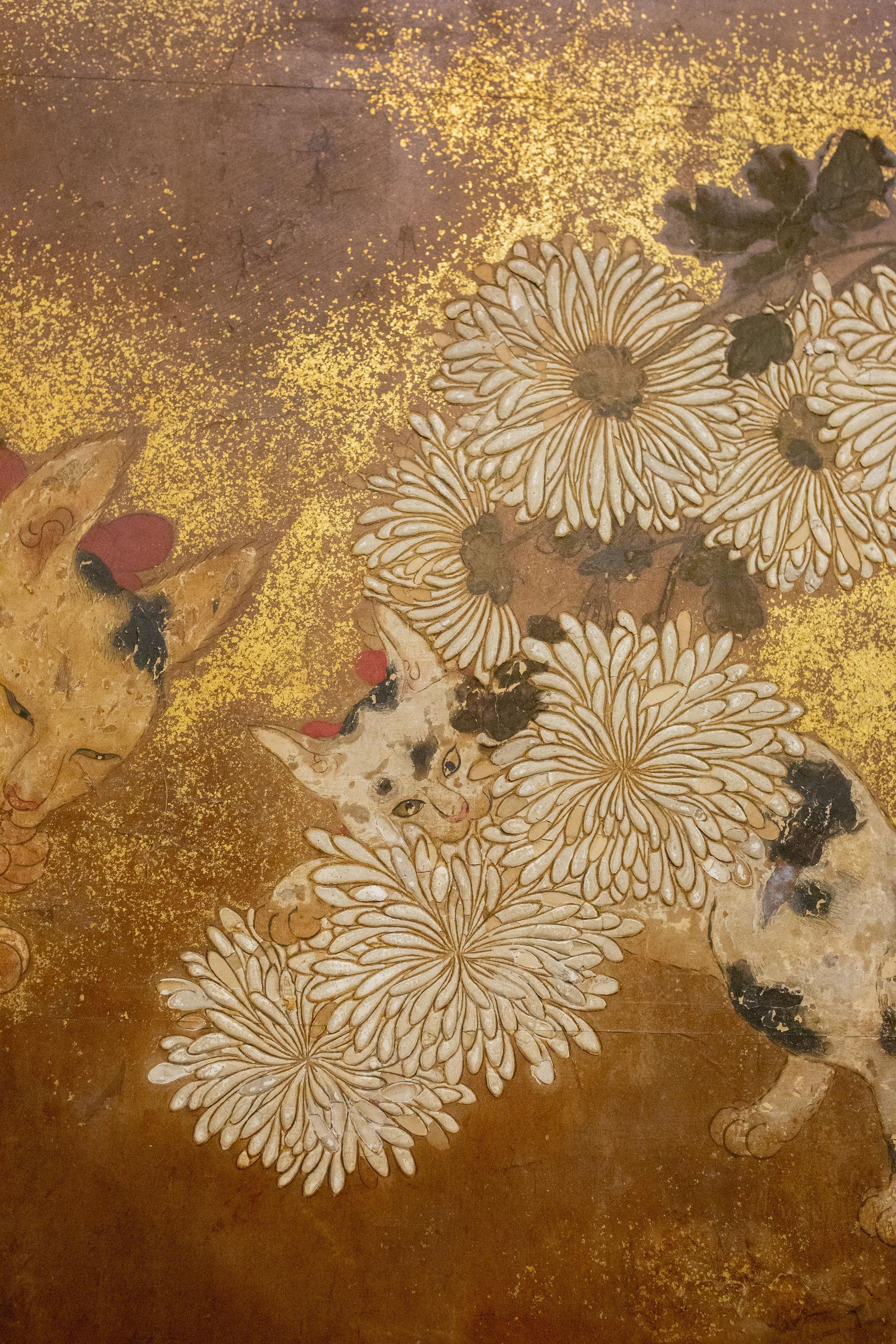 Japanese Two-Panel Screen, Mother and Kitten with Chrysanthemums In Good Condition For Sale In Hudson, NY