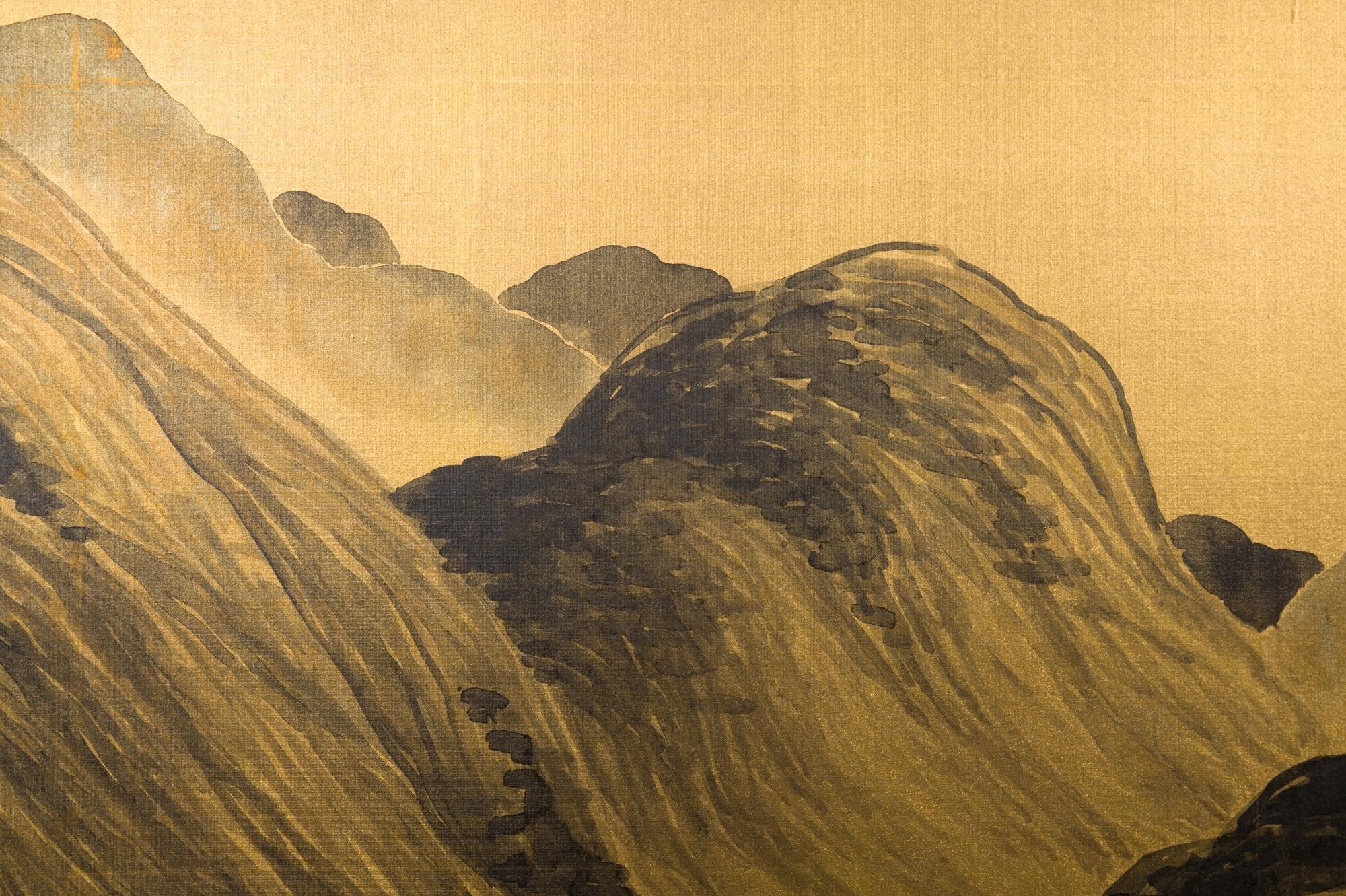 Papier Paravent japonais à deux panneaux de paysage de montagne sur soie dorée en vente