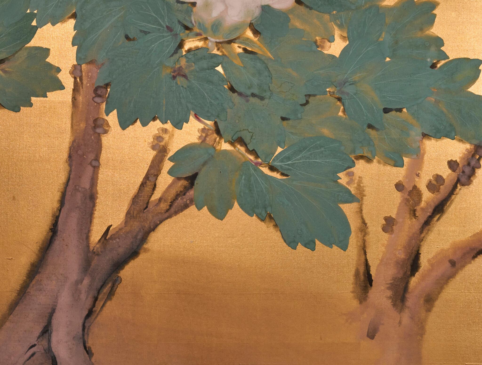 Japanese Two Panel Screen: Peonies on Gold en vente 8
