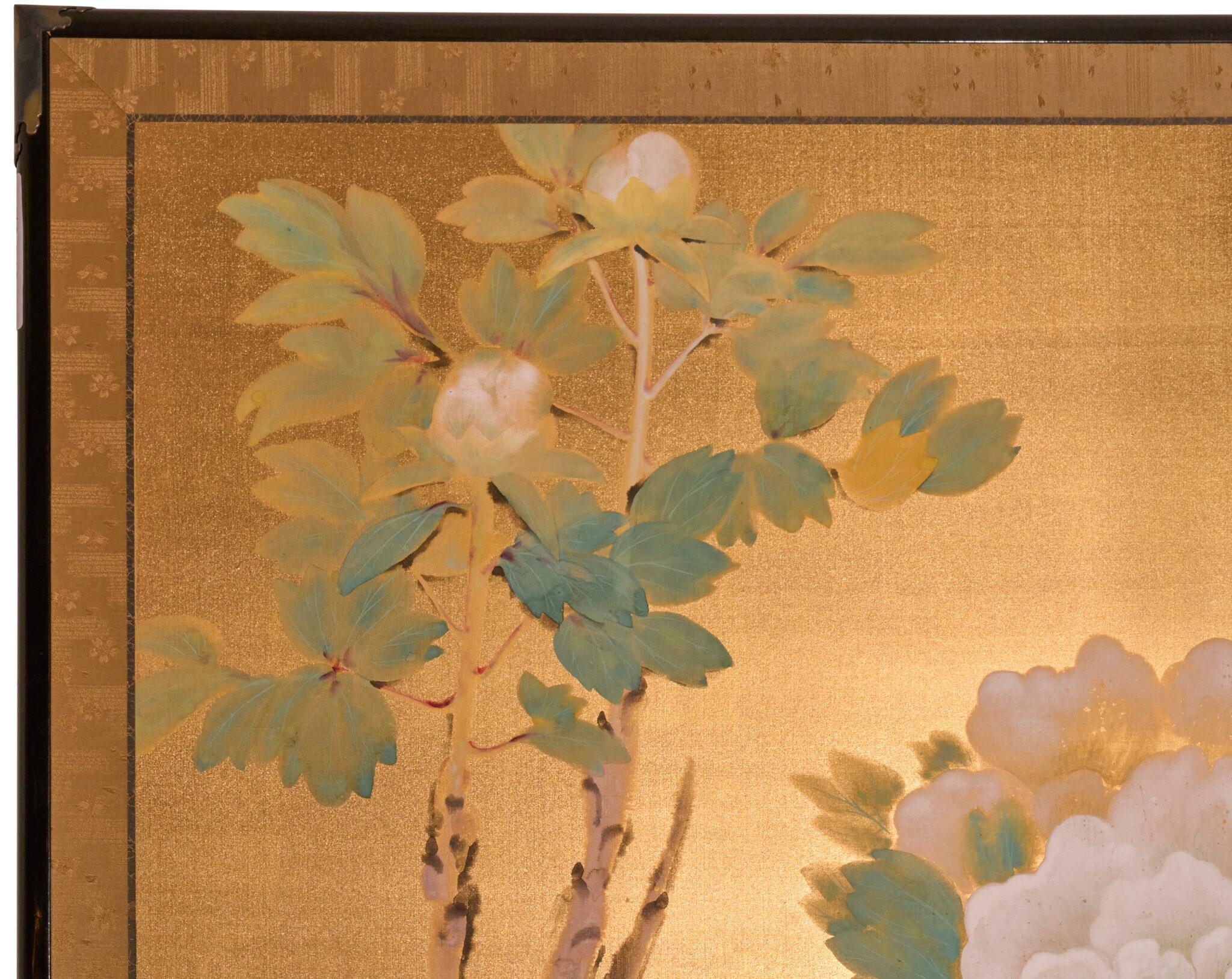 Japanese Two Panel Screen: Peonies on Gold en vente 11
