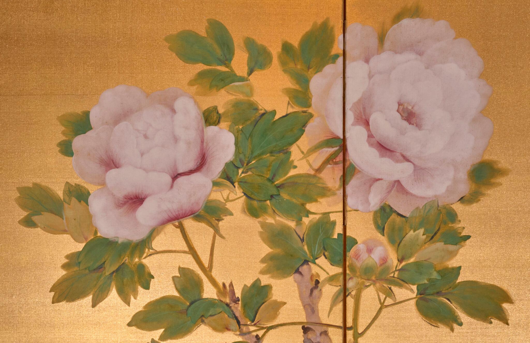 Japanese Two Panel Screen: Peonies on Gold Bon état - En vente à Hudson, NY