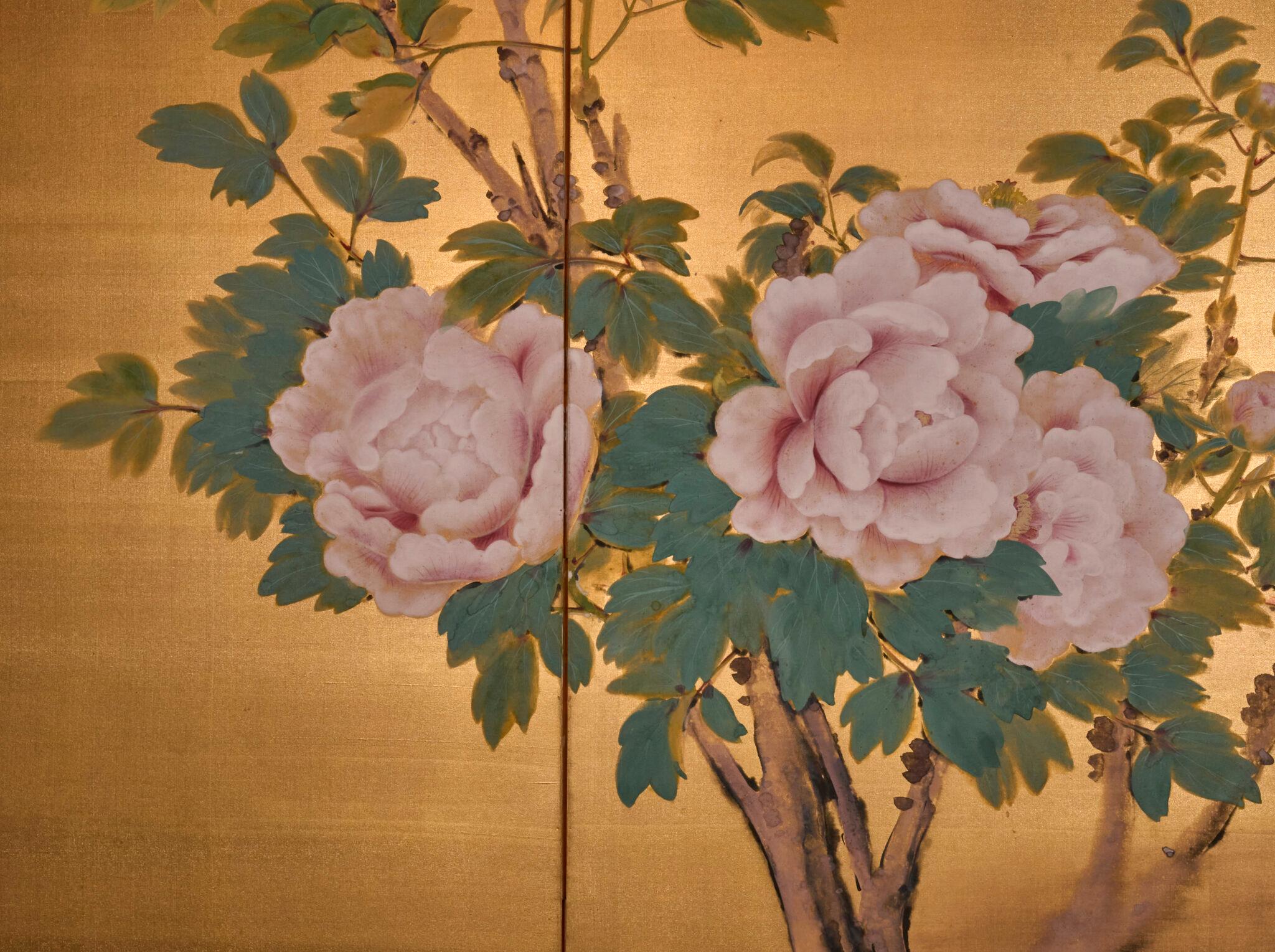 20ième siècle Japanese Two Panel Screen: Peonies on Gold en vente