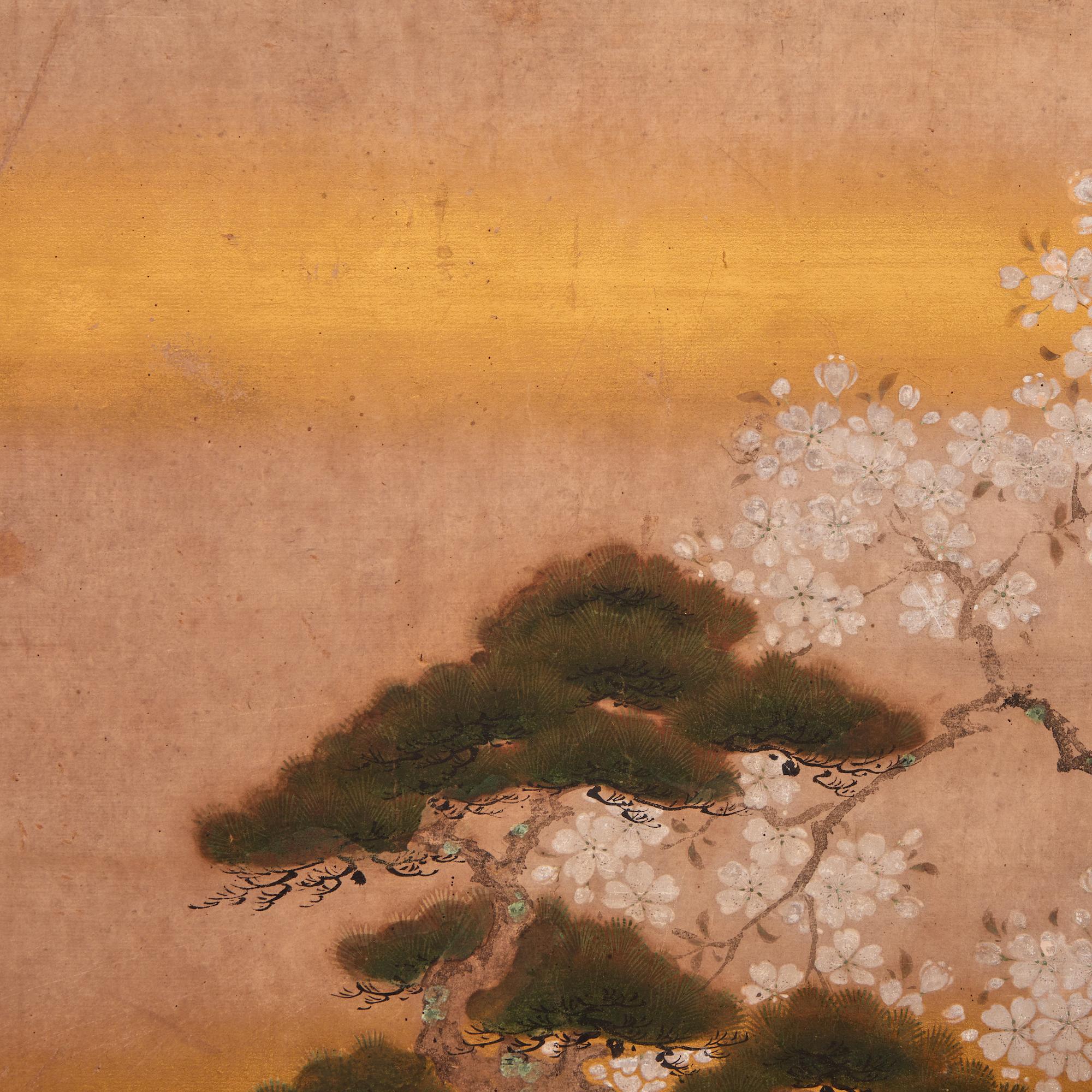 Japanischer Paravent, Kiefer, Kirsche und Ahorn, zweiflügelig (19. Jahrhundert) im Angebot
