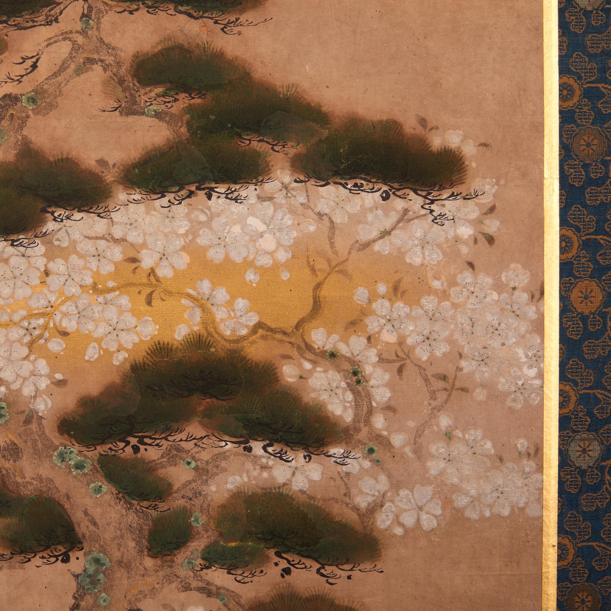 Japanischer Paravent, Kiefer, Kirsche und Ahorn, zweiflügelig (Gold) im Angebot