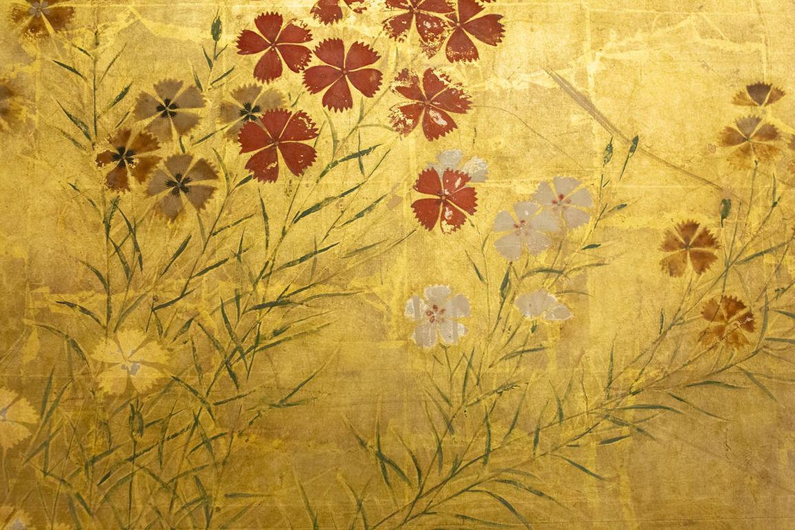 Paravent japonais à deux panneaux, fleurs de Rimpa Nadeshiko sur feuille d'or épaisse Bon état à Hudson, NY