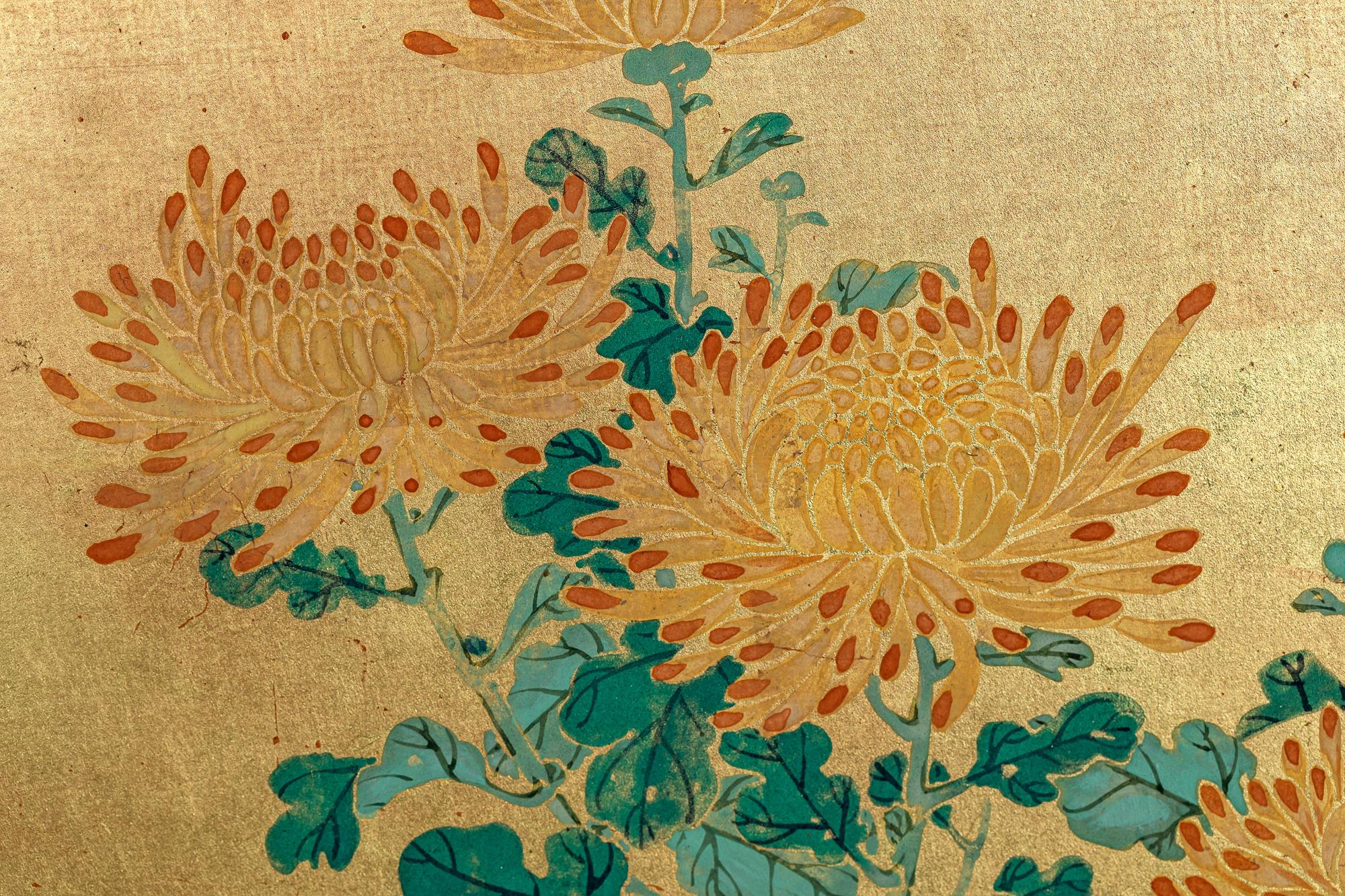 Gold Leaf Japanese Two Panel Screen: Simple Chrysanthemums on Gold For Sale
