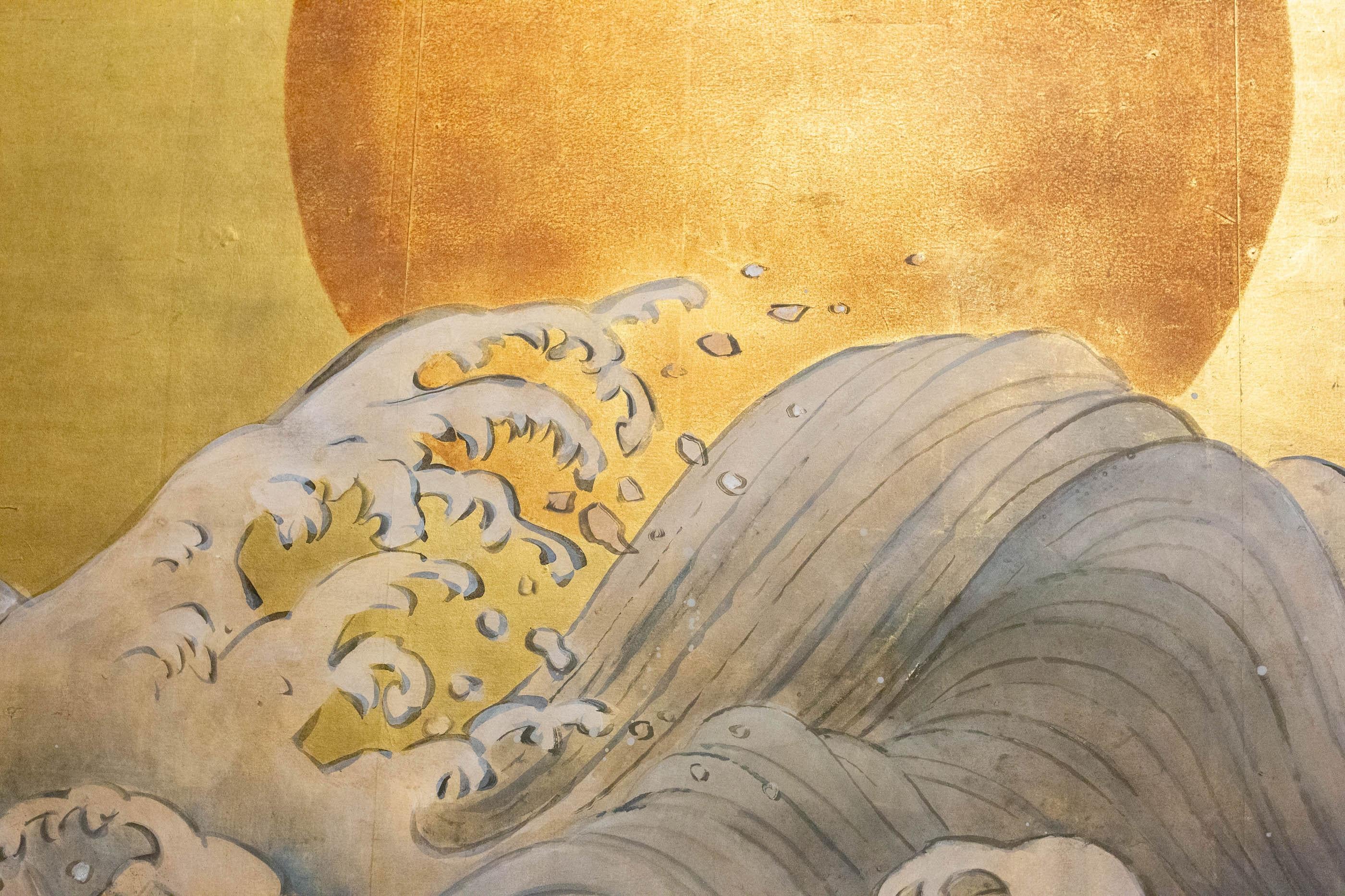 Japanese Two Panel Screen Sun Over Cresting Waves on Gold Leaf 4