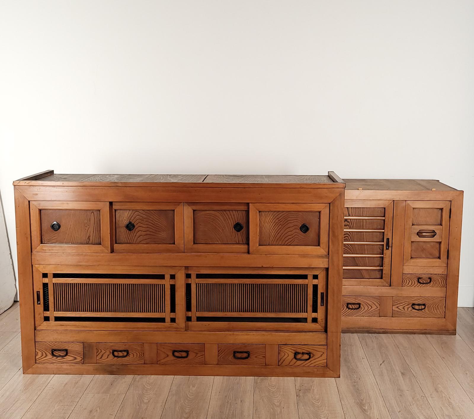 Japanische zweiteilige japanische Mizuya (Kitchen) Tansu, Meiji-Periode (Holz)