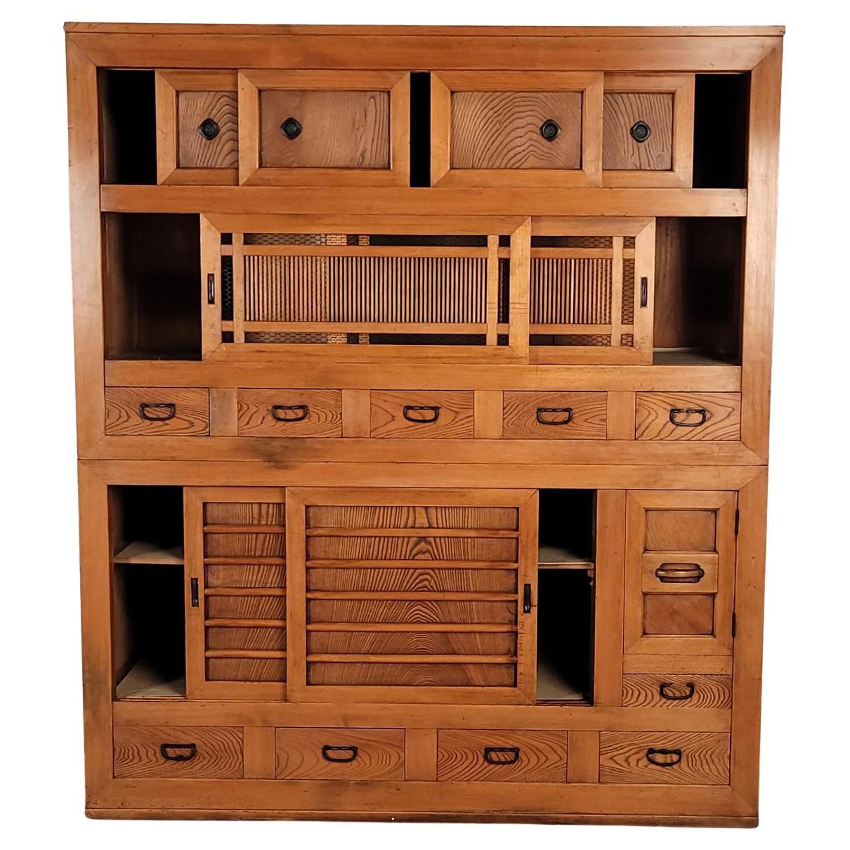 Japanese Cabinet From Kyoto - Hinoki & Kiri - Circ 1930 Japanese Cabinet From Kyoto - Hinoki & Kiri - Circ 1930