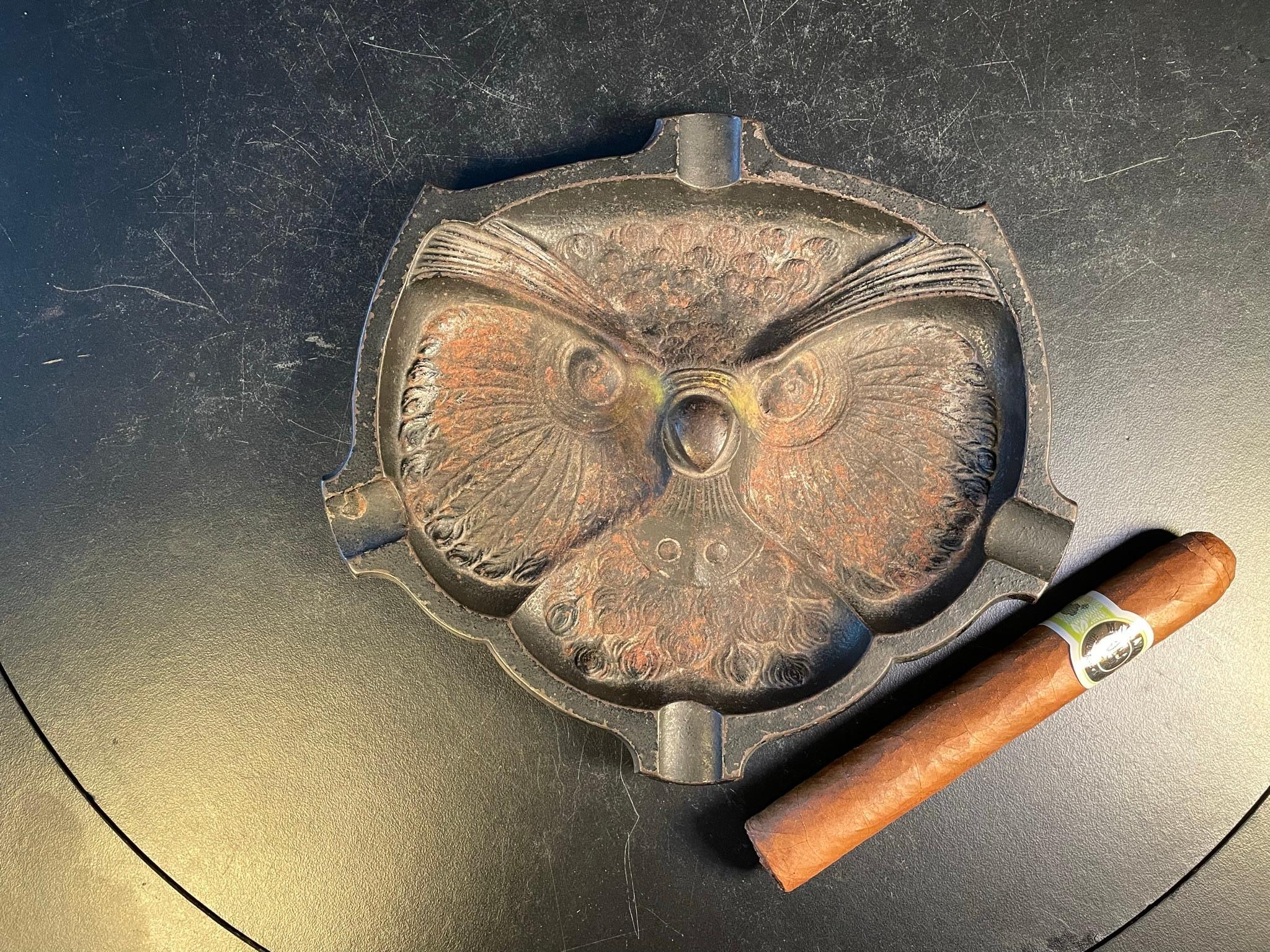 Japanese Unique Old Owl Face Cigar Stogie Tray 1