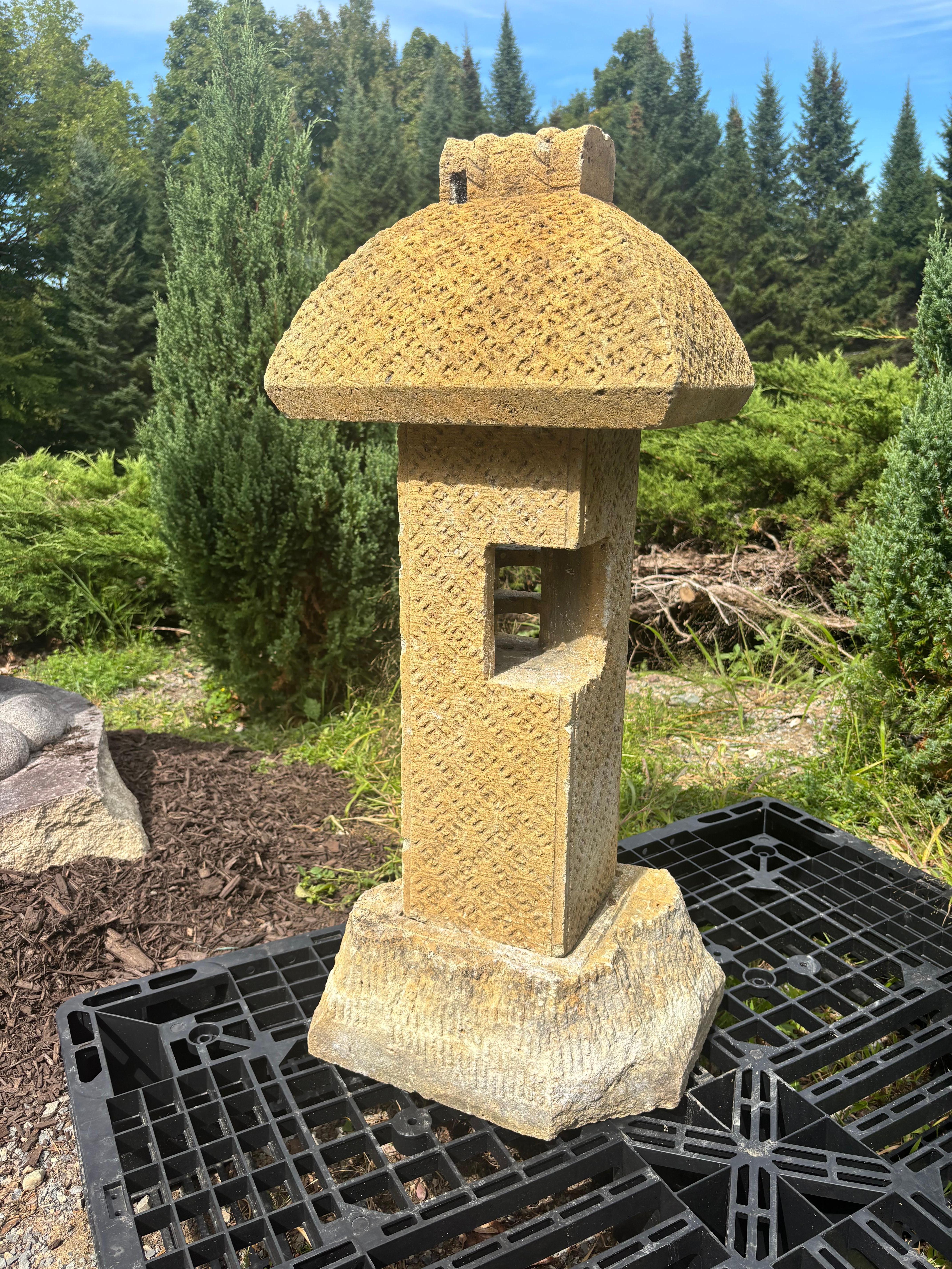 Japanese unusual Stone Driveway and Walkway lantern For Sale 4