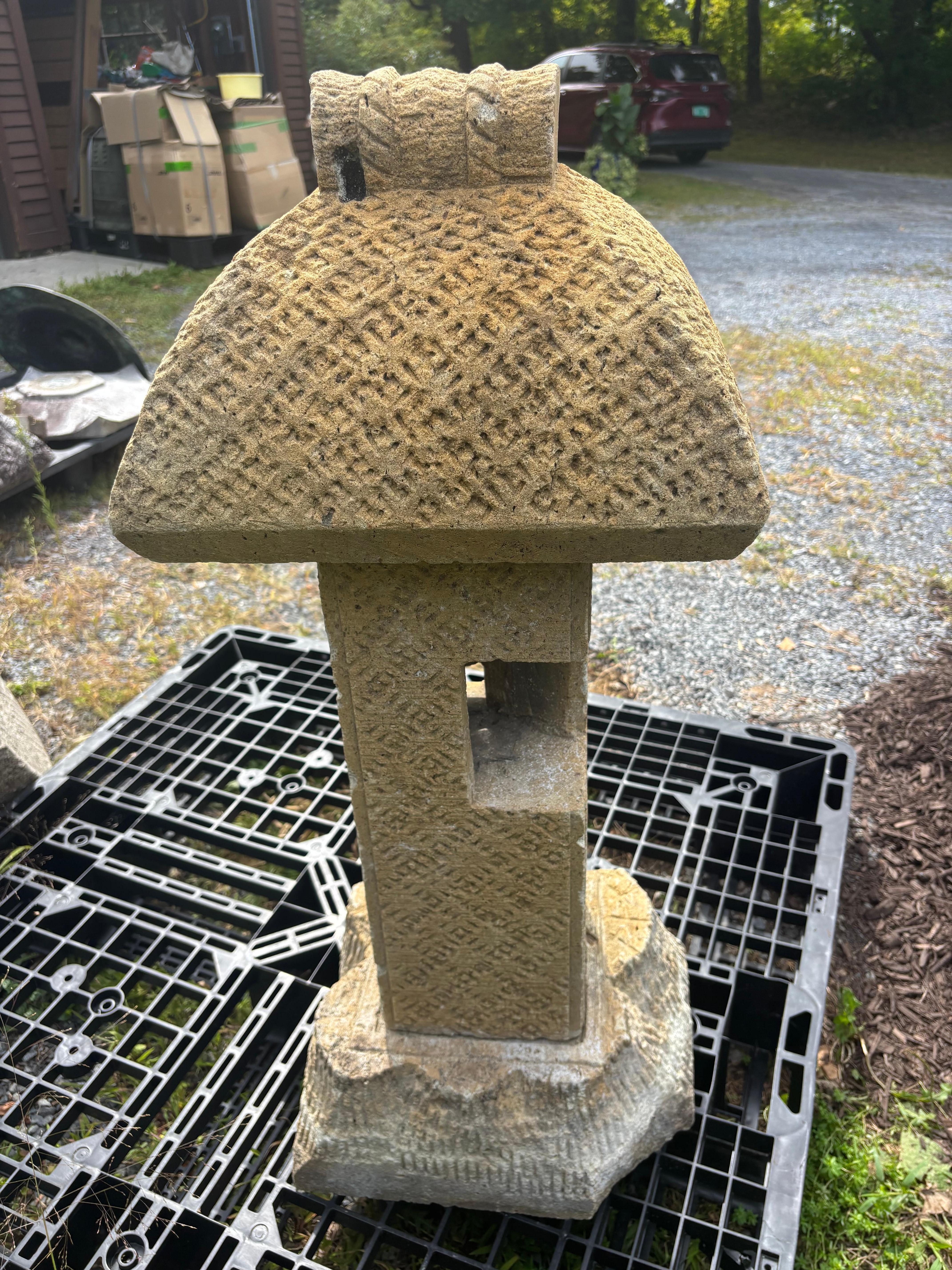 Japanese unusual Stone Driveway and Walkway lantern For Sale 1