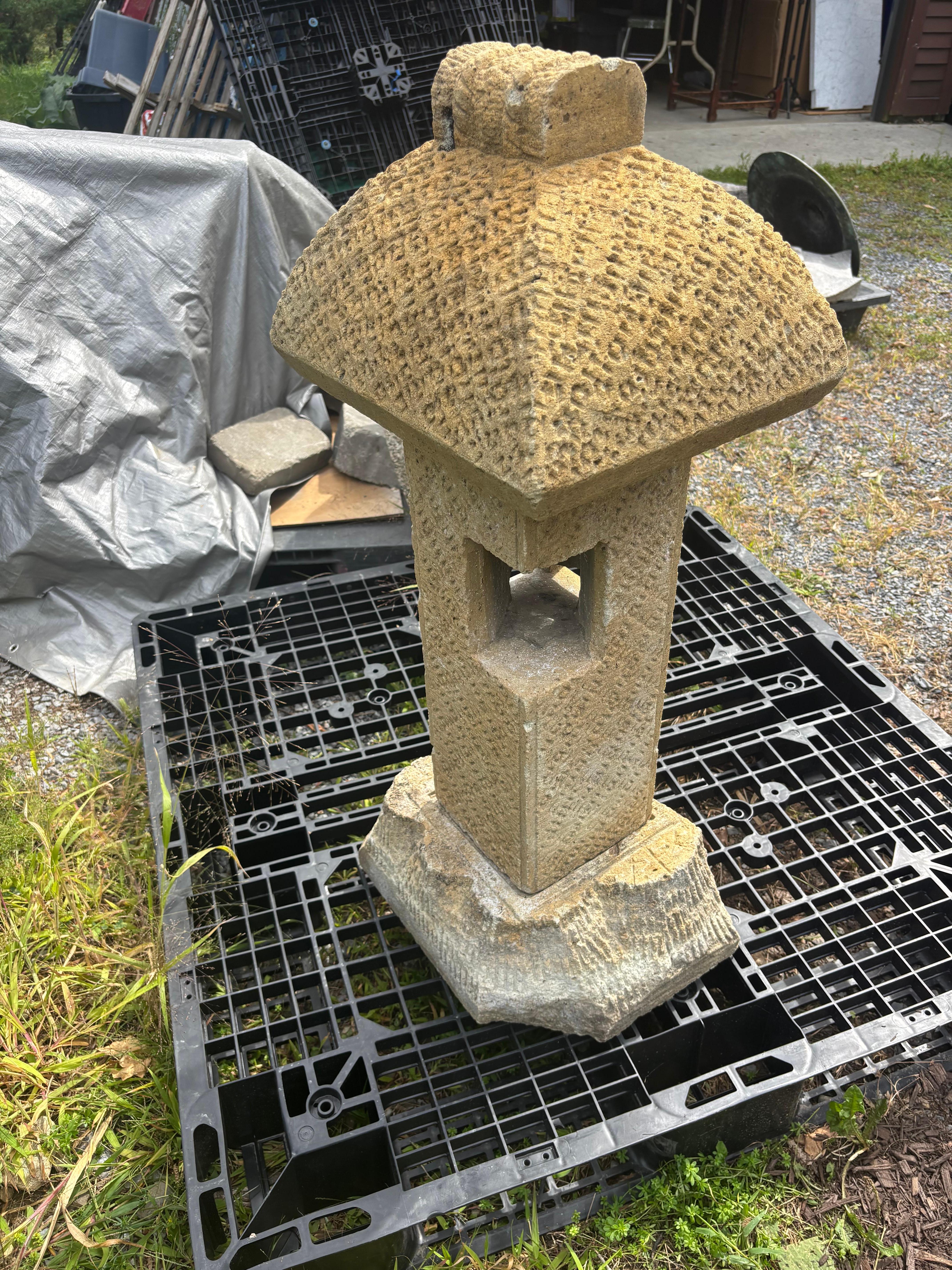 Japanese unusual Stone Driveway and Walkway lantern For Sale 3