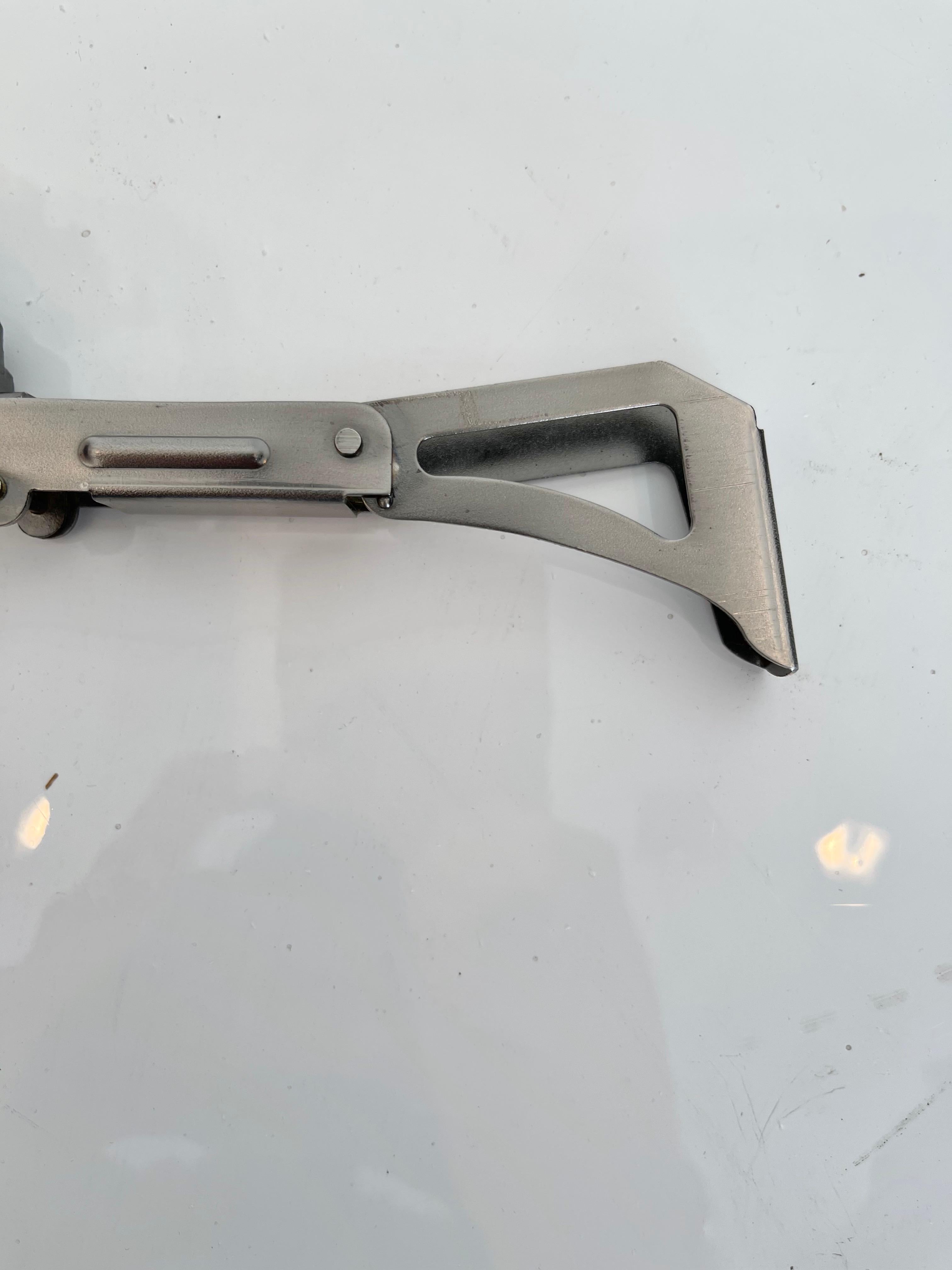Metal Japanese Uzi Gun Tabletop Lighter
