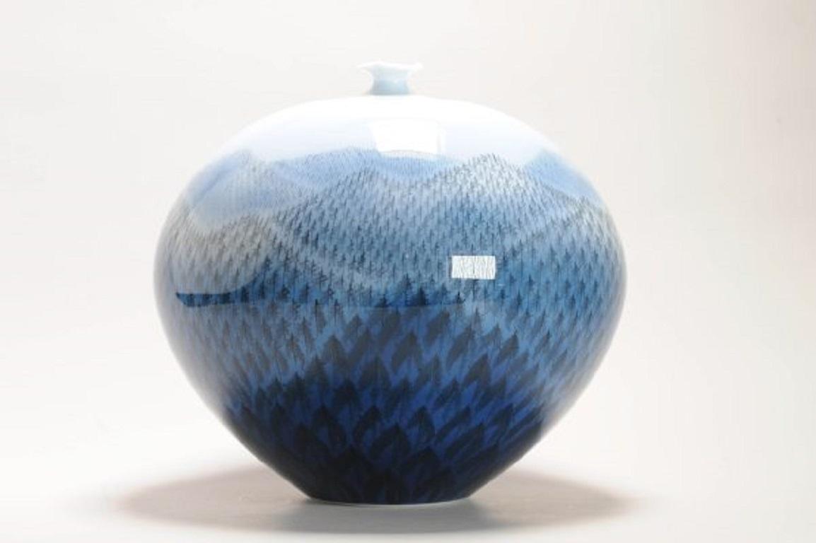 Japonais Vase japonais Arita de Fujii Shumei, paysage d'hiver, 20e siècle en vente