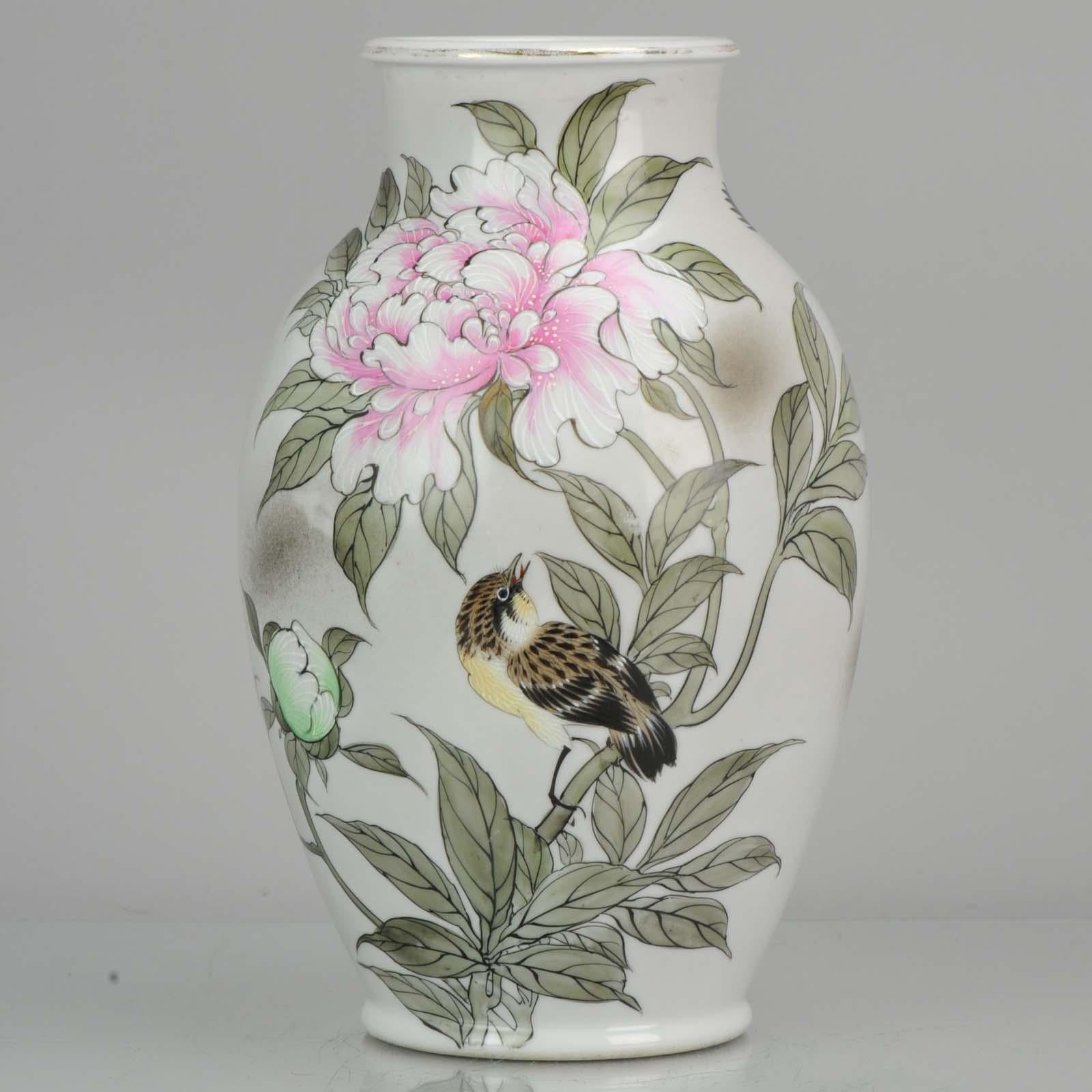 Lovely and rare piece.

Additional information:
Material: Porcelain & Pottery
Region of Origin: Japan
Period: Showa Periode (1926-1989)
Original/Reproduction: Original
Condition: Overall some ennamel loss, otherwise perfect.
Dimension: 25.5 H cm