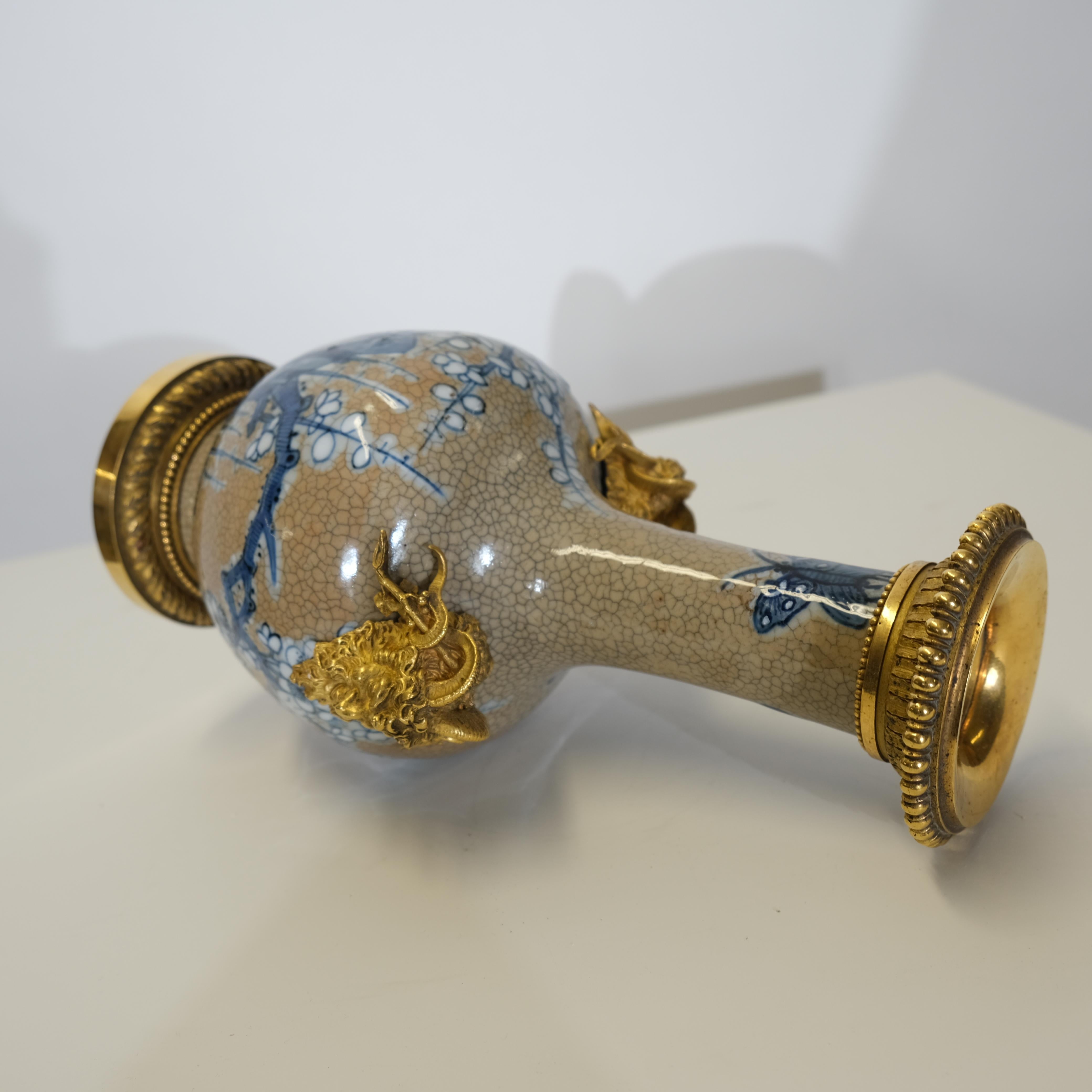 Vaso giapponese con montature in bronzo dorato francese. XIX secolo. in vendita 4
