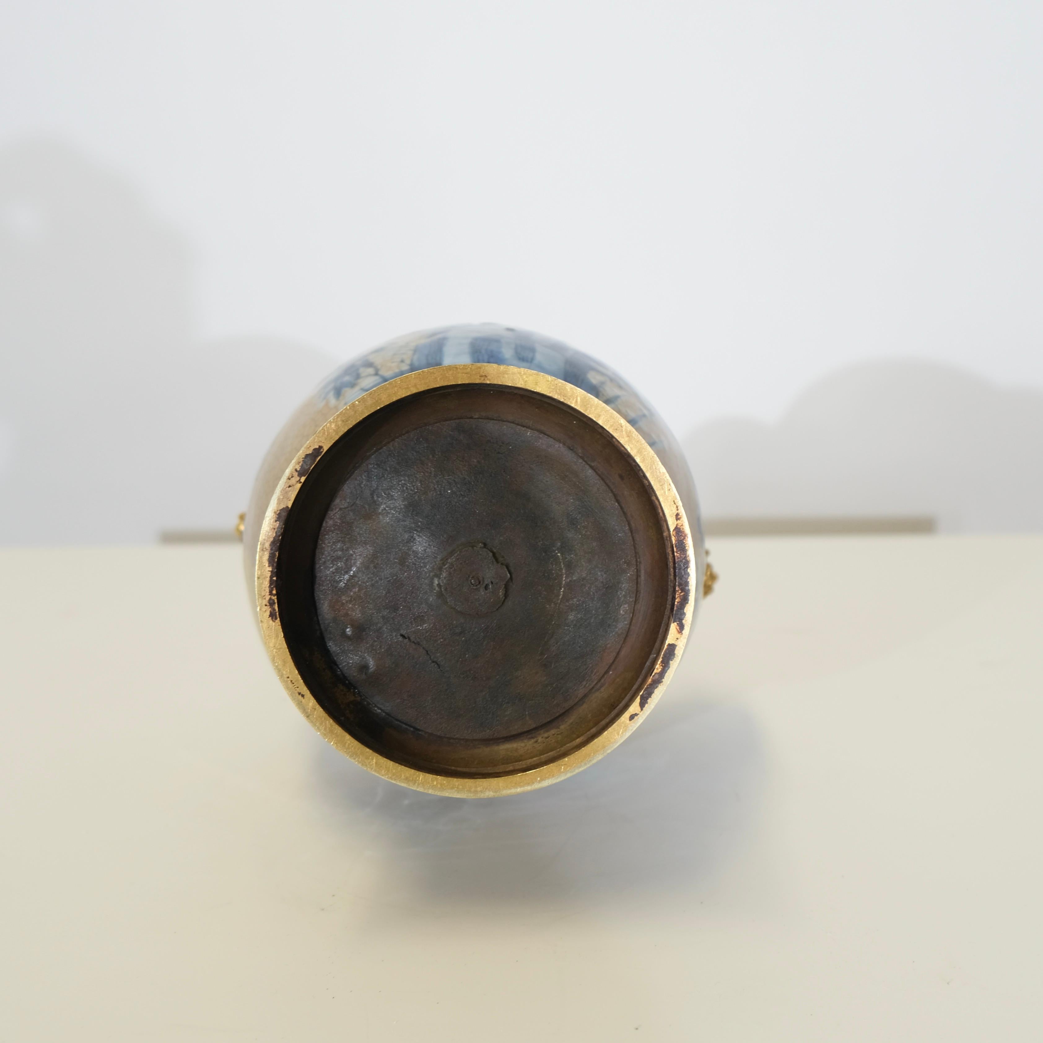 Vaso giapponese con montature in bronzo dorato francese. XIX secolo. in vendita 7