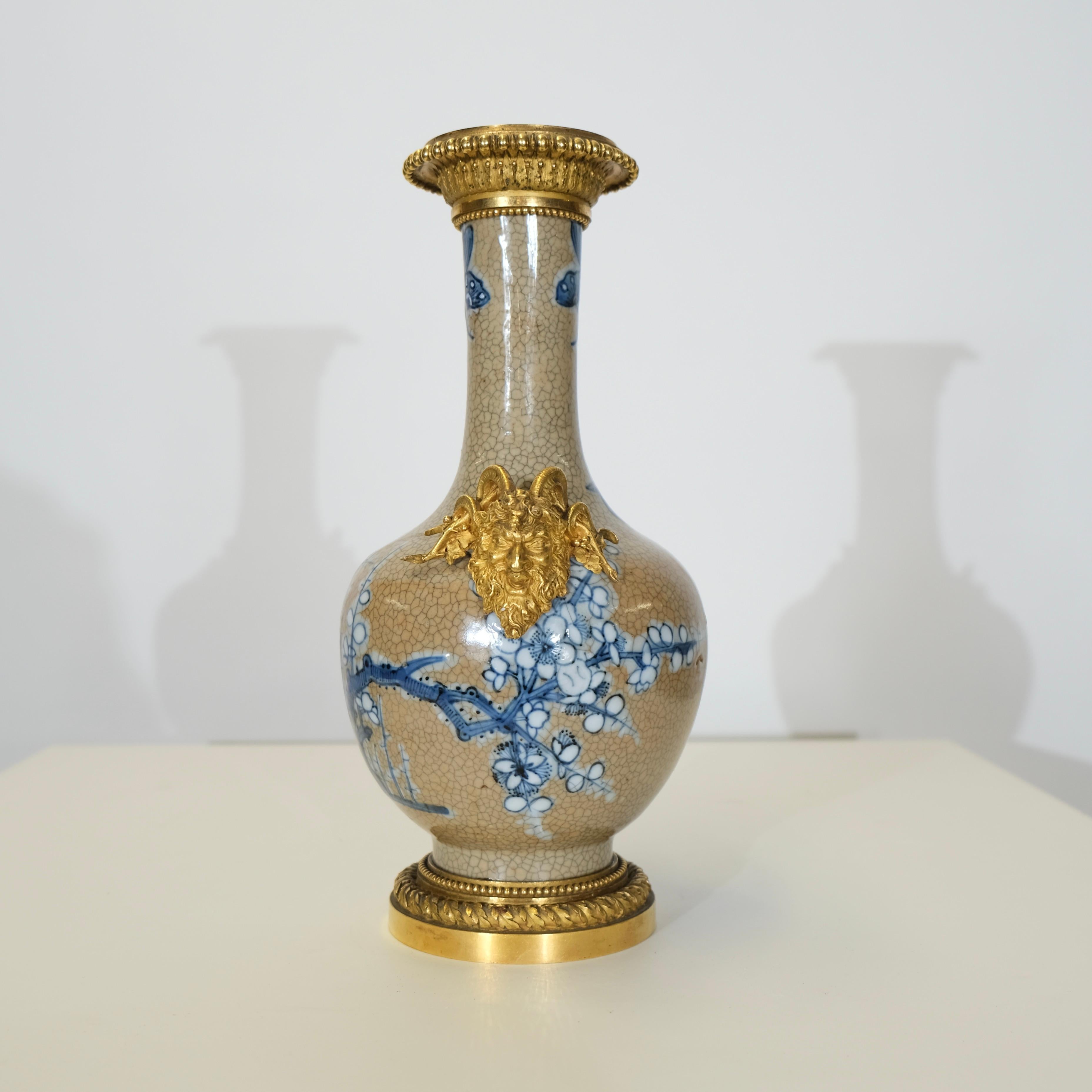 Vaso giapponese con montature in bronzo dorato francese. XIX secolo. In condizioni buone in vendita a Stockholm, SE